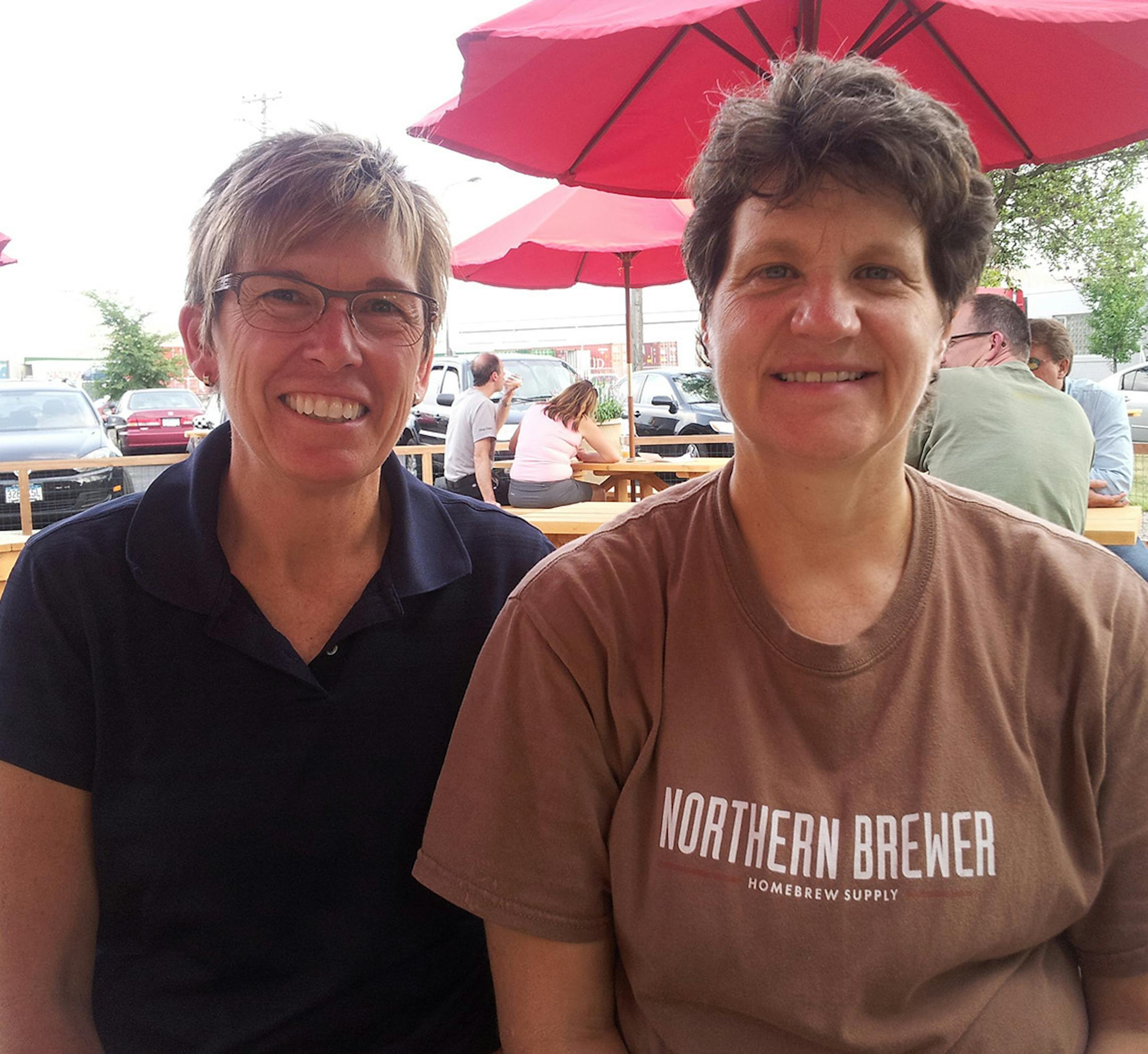 Jill Pavlak and Deb Loch of Urban Growler. (Photo by Michael Agnew, Special to the Star Tribune)