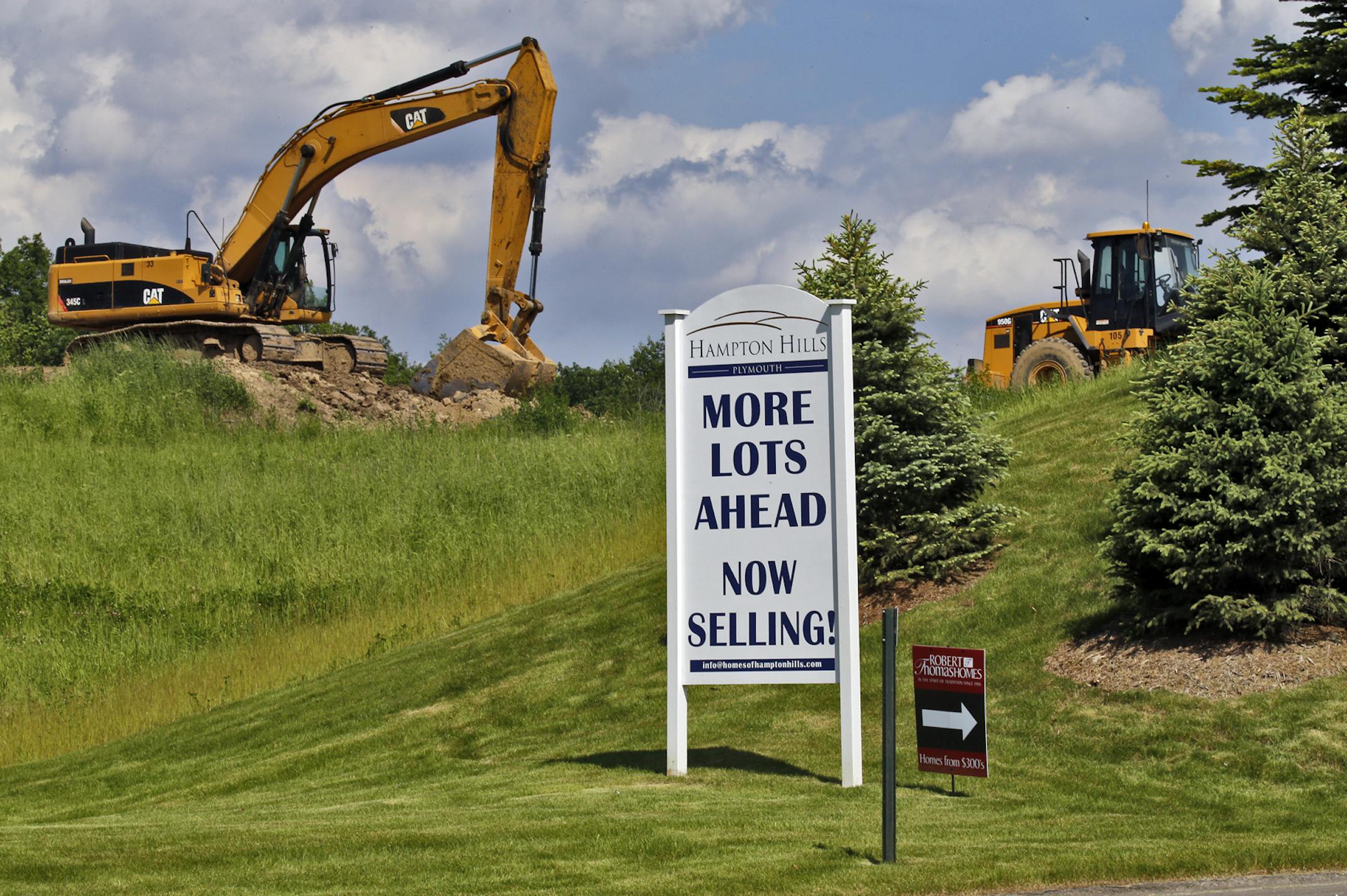 Developers are turning Hampton Hills Golf Course in Plymouth into a housing subdivision with construction equipment and houses sitting atop former fairways and tee boxes. (MARLIN LEVISON/STARTRIBUNE(mlevison@startribune.com (cq )