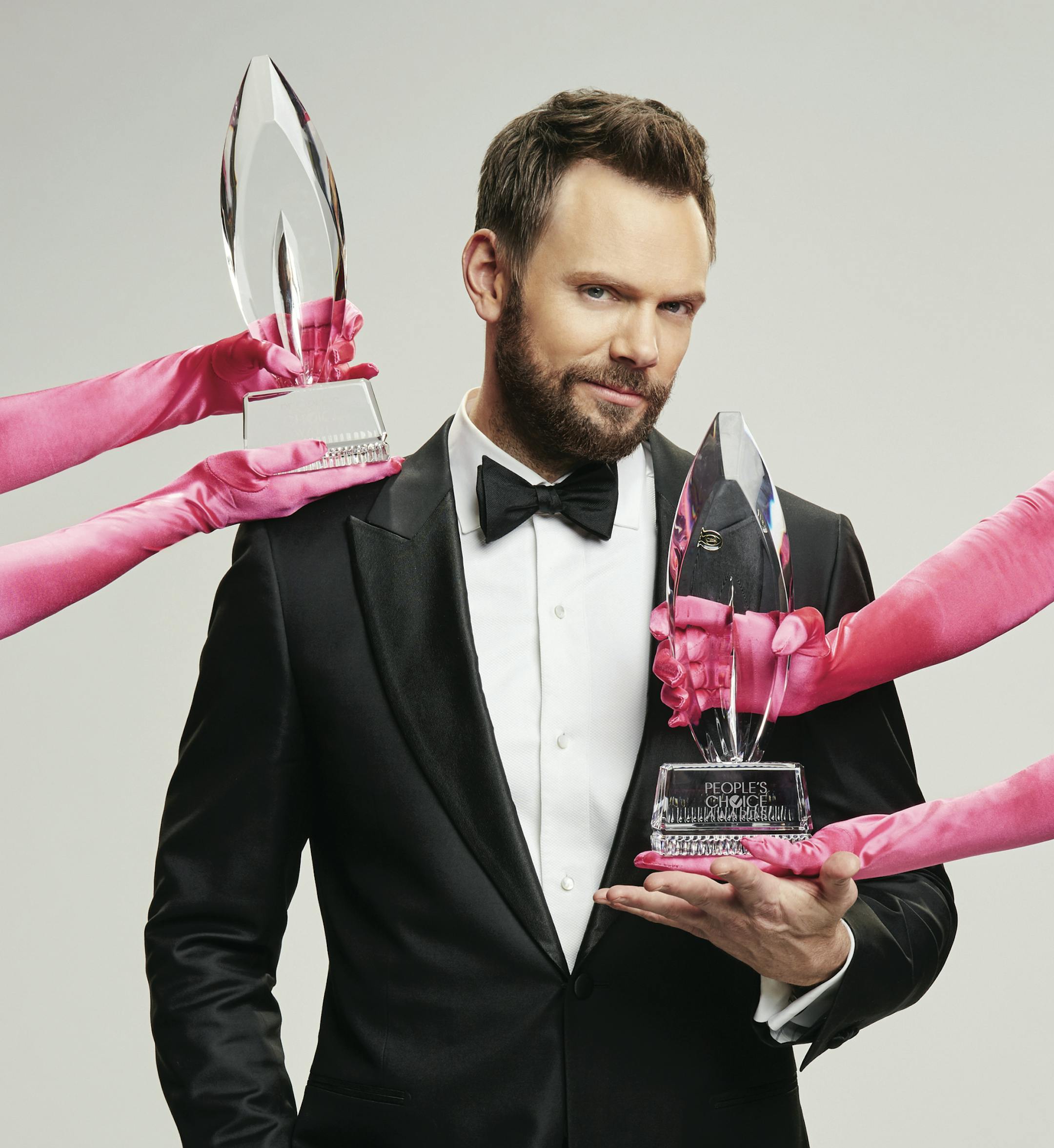 FOR USE WITH FYI_TV CONTENT ONLY. Host Joel McHale of the PEOPLE'S CHOICE AWARDS 2017 from the Microsoft Theater L.A. Live, Wednesday, Jan. 18, 2017 (9:00-11:00 PM, live ET/delayed PT), scheduled to air on the CBS Television Network. Photo: Cliff Lipson/CBS
©2016 CBS Broadcasting, Inc. All Rights Reserved