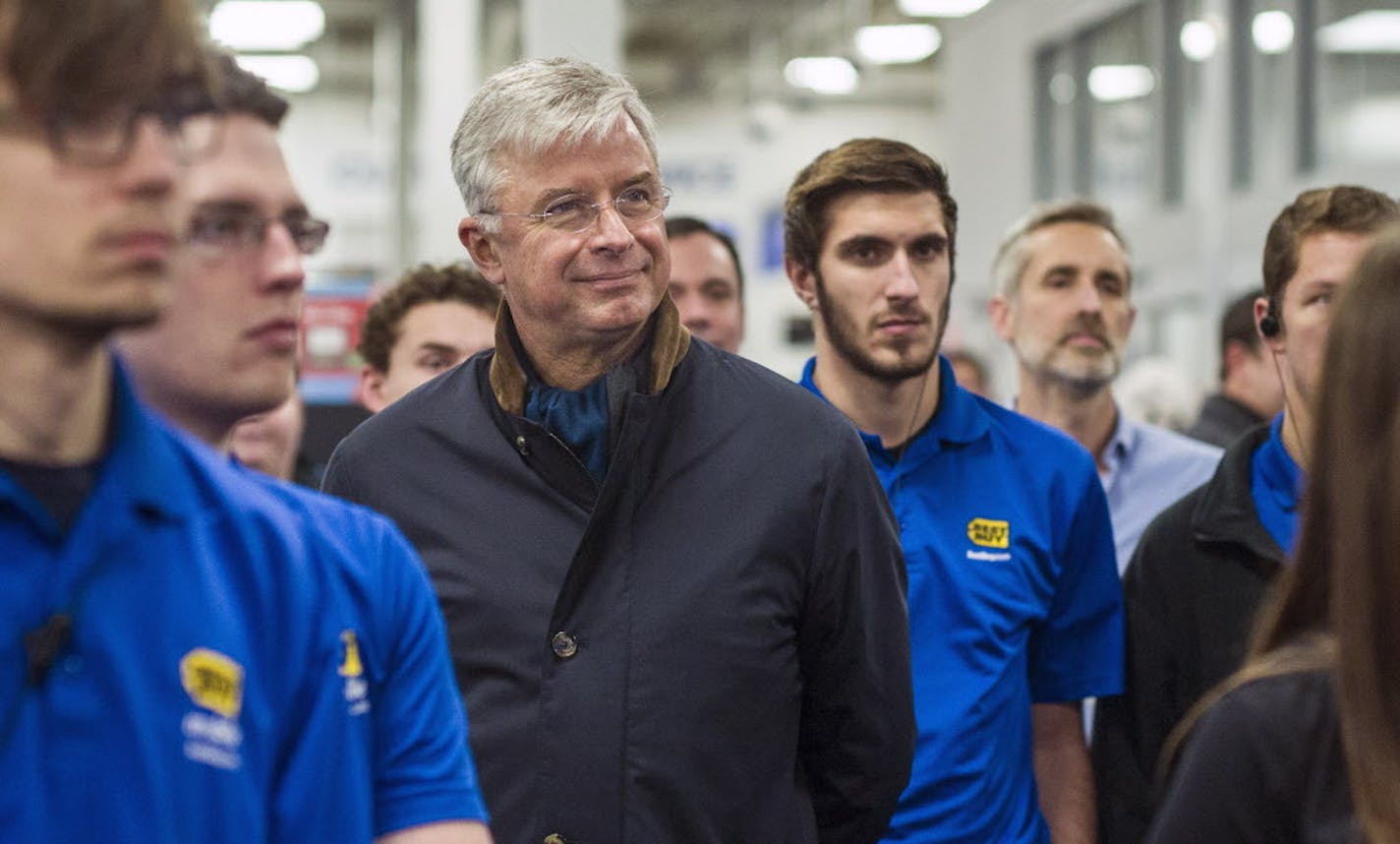 At the Ridgedale Best Buy in Minnetonka, CEO Hubert Joly joined employees for the huddle before the doors opened.]Richard Tsong-Taatarii/rtsong-taatarii@startribune.com