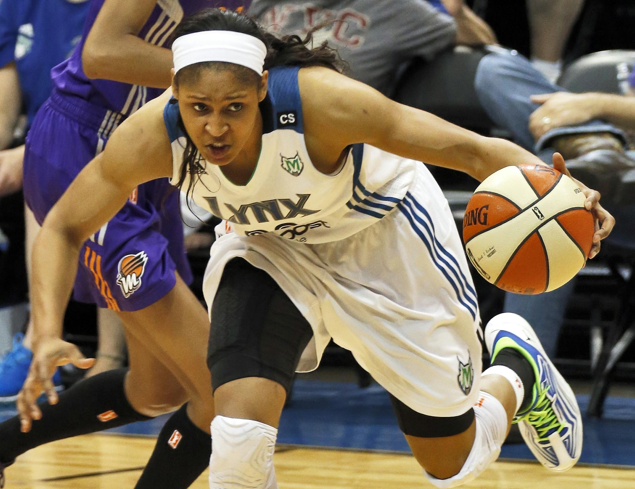 Minnesota Lynx vs. Phoenix Mercury. Lynx Maya Moore drove to the basket. (MARLIN LEVISON/STARTRIBUNE(mlevison@startribune.com