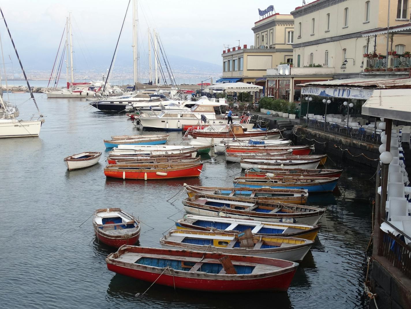 Naples&#xd5; waterfront isn&#xd5;t always easy to reach, but it remains a busy and picturesque harbor. Photo by David Hage.