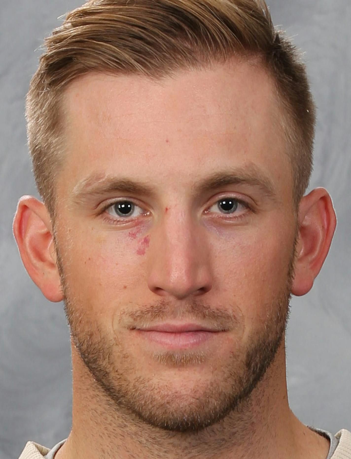 ST. PAUL, MN - SEPTEMBER 17: Jordan Schroeder #10 of the Minnesota Wild poses for his official headshot for the 2015-2016 season on September 17, 2015 at the Xcel Energy Center in St. Paul, Minnesota. (Andy King/NHLI via Getty Images) *** Local Caption *** Jordan Schroeder ORG XMIT: 570172171