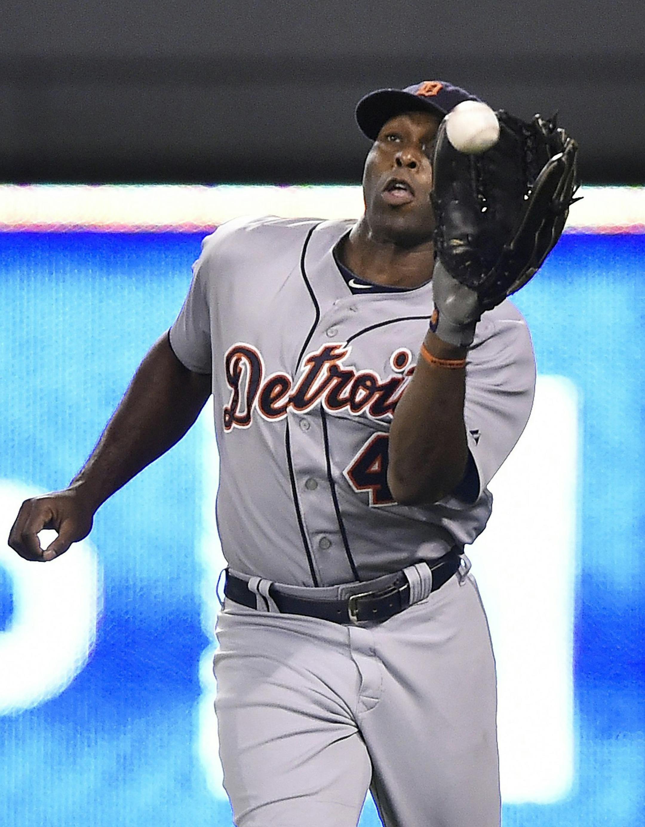 Detroit Tigers right fielder Torii Hunter runs down an out on the Kansas City Royals' Billy Butler in the second inning on Friday, Sept. 19, 2014, at Kauffman Stadium in Kansas City, Mo. (John Sleezer/Kansas City Star/MCT) ORG XMIT: 1157626