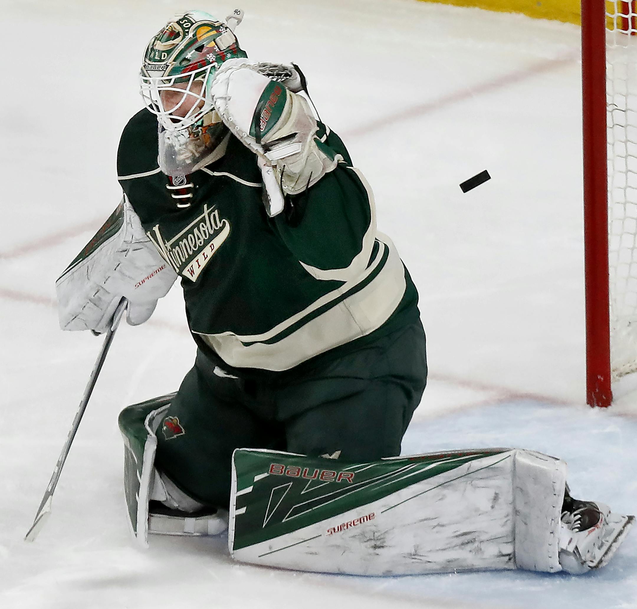 Vladimir Sobotka (71) shot the puck past Minnesota Wild goalie Devan Dubnyk (40) for a goal in the second period. ] CARLOS GONZALEZ &#xef; cgonzalez@startribune.com - April 12, 2017, St. Paul, MN, Xcel Energy Center, NHL, Stanley Cup Playoffs, Game 1, Minnesota Wild vs. St. Louis Blues