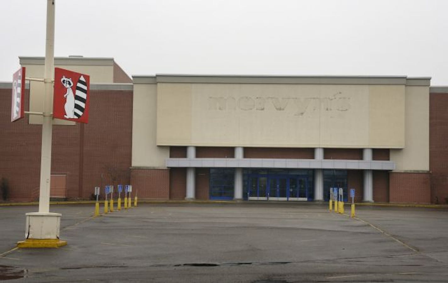 GLEN STUBBE � gstubbe@startribune.com Tuesday, December 12, 2006. Brooklyn Center. Brookdale Mall is looking to fill its empty Mervyn's space.