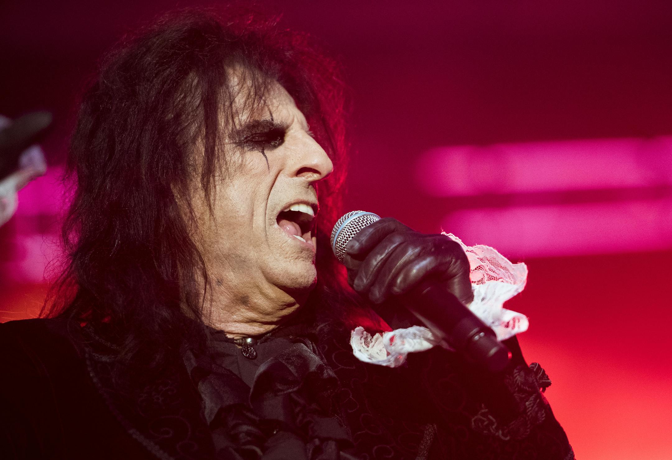 Alice Cooper performs with the Hollywood Vampires at the River Centre in St. Paul, MN, on Sunday evening. ] Isaac Hale • isaac.hale@startribune.com The Starkey Hearing Foundation held a red carpet event and gala at the River Centre in St. Paul, MN, on Sunday, July 17, 2016.