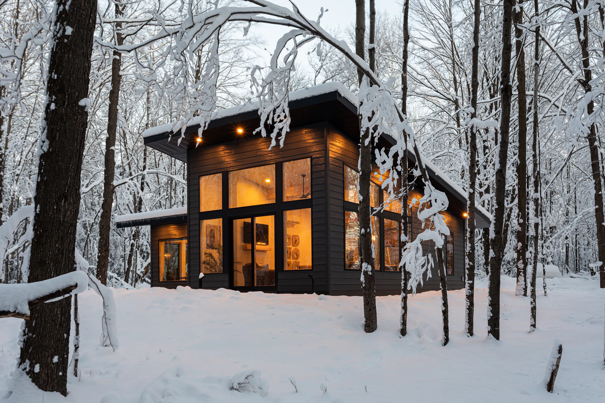 Owl Ridge Cabin in Wisconsin offers luxury in woods