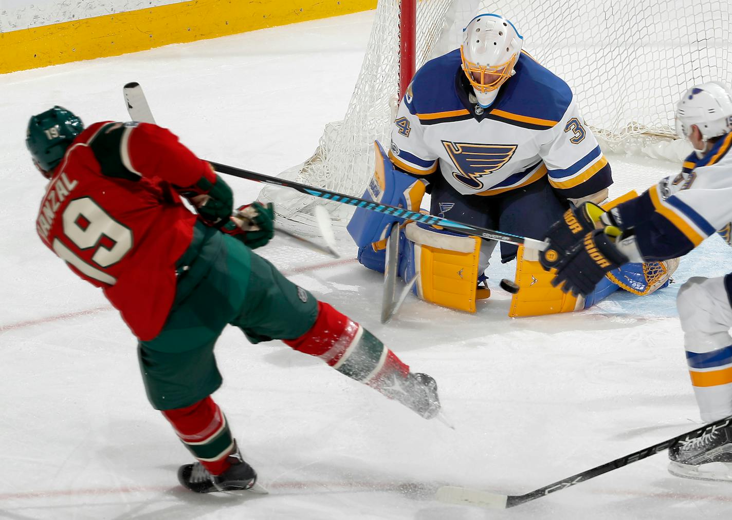 Blues goalie Jake Allen (34) blocked a shot by Martin Hanzal (19) in the third period. ] CARLOS GONZALEZ � cgonzalez@startribune.com - March 7, 2017, St. Paul, MN, Xcel Energy Center, NHL, Hockey, St. Louis Blues at Minnesota Wild