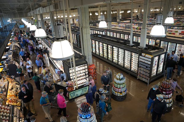 Lunds & Byerlys unionized workers ratified a new contract this past weekend. 
