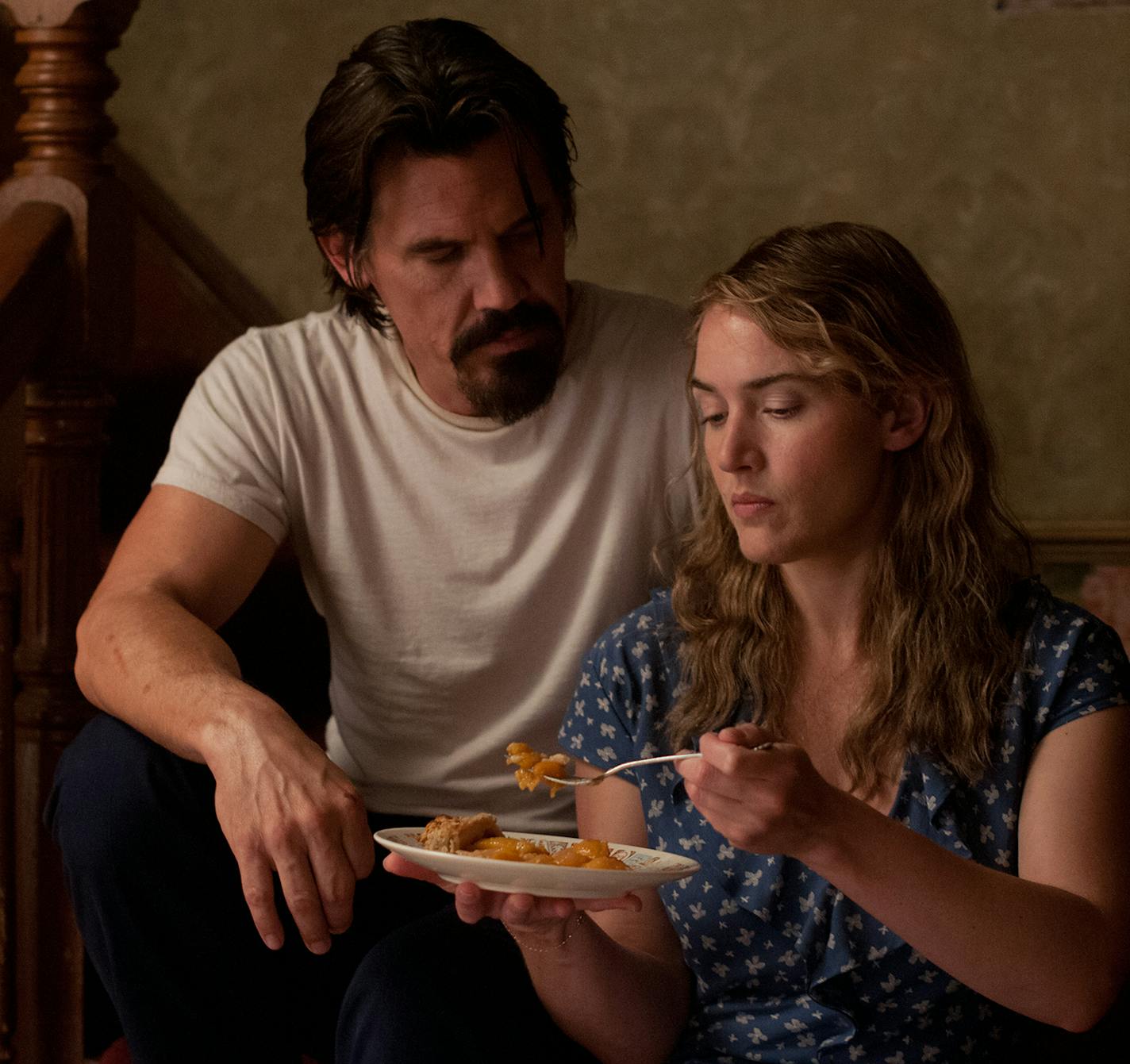 (Left to right) Josh Brolin is Frank and Kate Winslet is Adele in LABOR DAY Written for the Screen and Directed by Jason Reitman to be released by Paramount Pictures and Indian Paintbrush. Credit: Dale Robinette