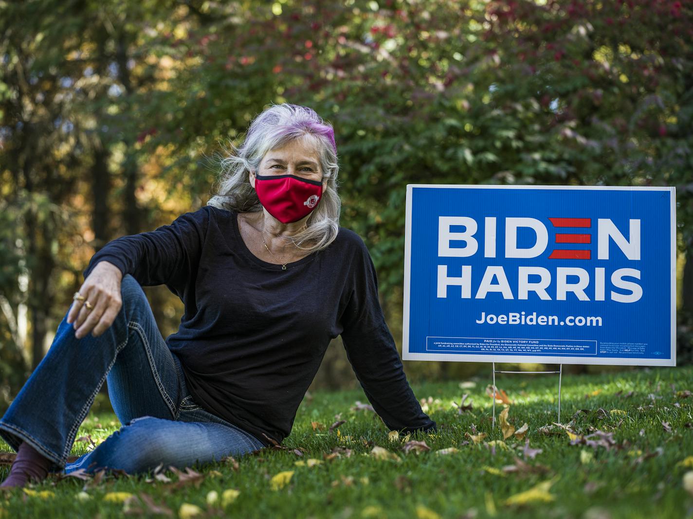 Mary Beth Stein is the type of voter getting courted by the presidential campaigns these days -- namely she's Catholic. On this day, the Biden lawn sign she ordered arrived in the mail.