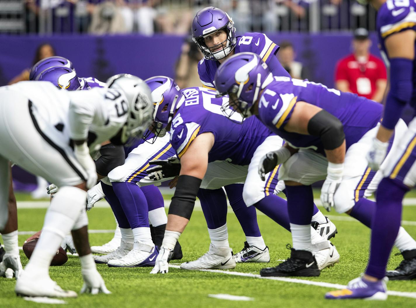 Minnesota Vikings quarterback Kirk Cousins (8) and offensive line. ] CARLOS GONZALEZ &#x2022; cgonzalez@startribune.com &#x2013; Minneapolis, MN &#x2013; September 22, 2019, U.S. Bank Stadium, NFL, Minnesota Vikings vs. Oakland Raiders