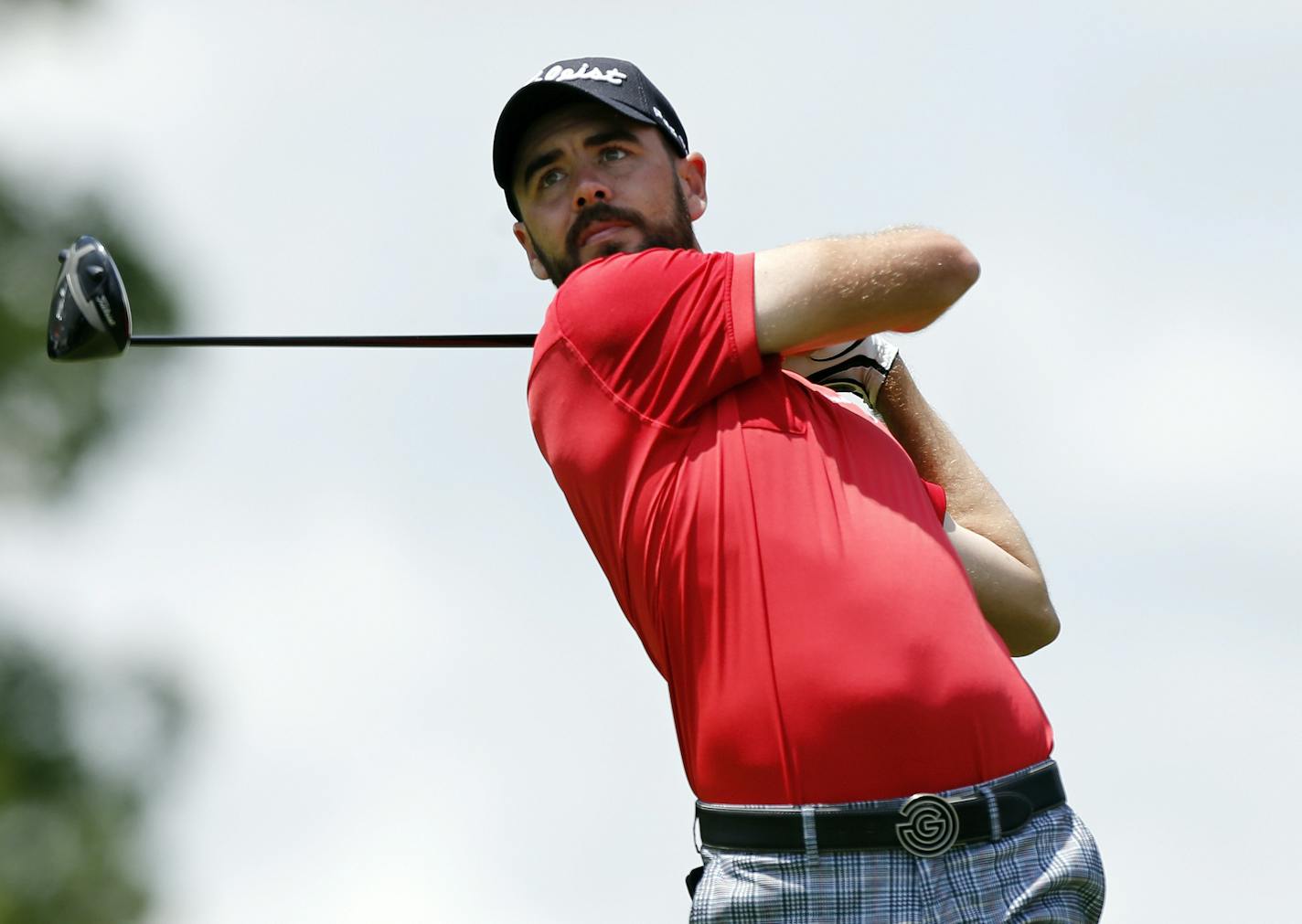 Troy Merritt tees off on the 18th hole during the second round of the Memorial golf tournament Friday, May 31, 2019, in Dublin, Ohio. (AP Photo/Jay LaPrete) ORG XMIT: MER5dd772fdd4b99b3424381cdcf66e0