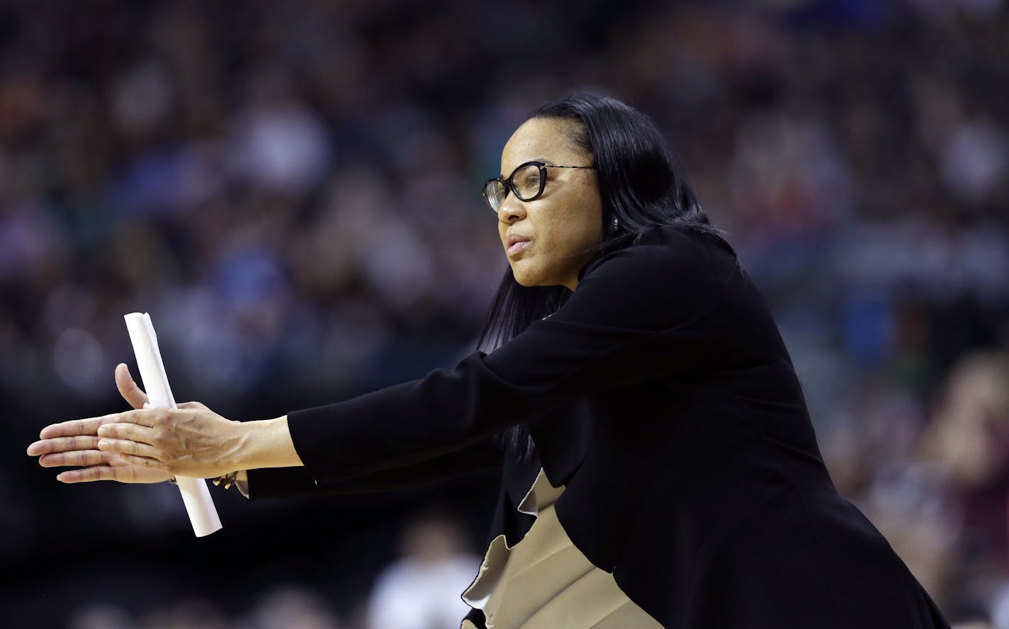 South Carolina head coach Dawn Staley