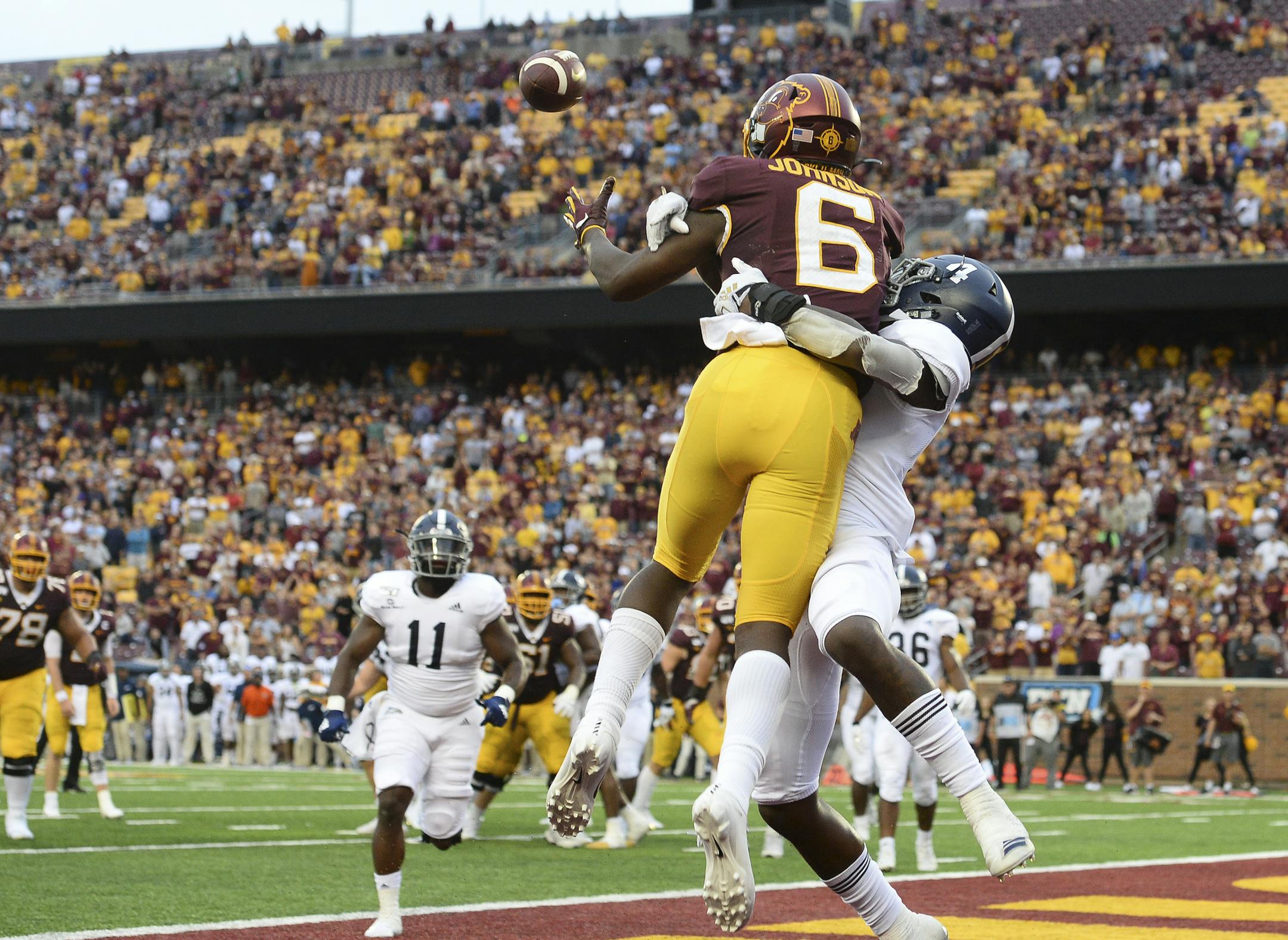 Gophers wide receiver Tyler Johnson (6) pulled down a touchdown catch to put the Gophers back in the lead with :13 left in the fourth quarter as he was defended by Georgia Southern Eagles cornerback Monquavion Brinson (4) ] Aaron Lavinsky • aaron.lavinsky@startribune.com The Gophers played Georgia Southern on Saturday, Sept. 14, 2019 at TCF Bank Stadium in Minneapolis, Minn.