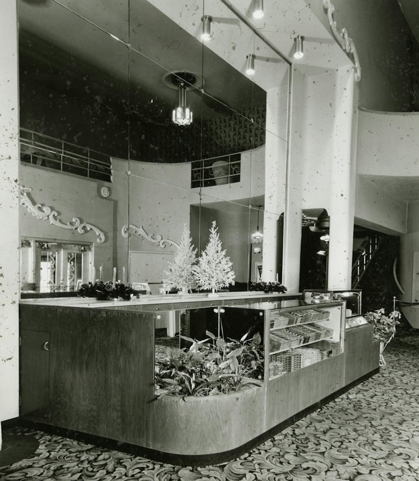 The Uptown Theatre's concession stand in 1939. Photo by University of Minnesota's Northwest Architectural Archives.