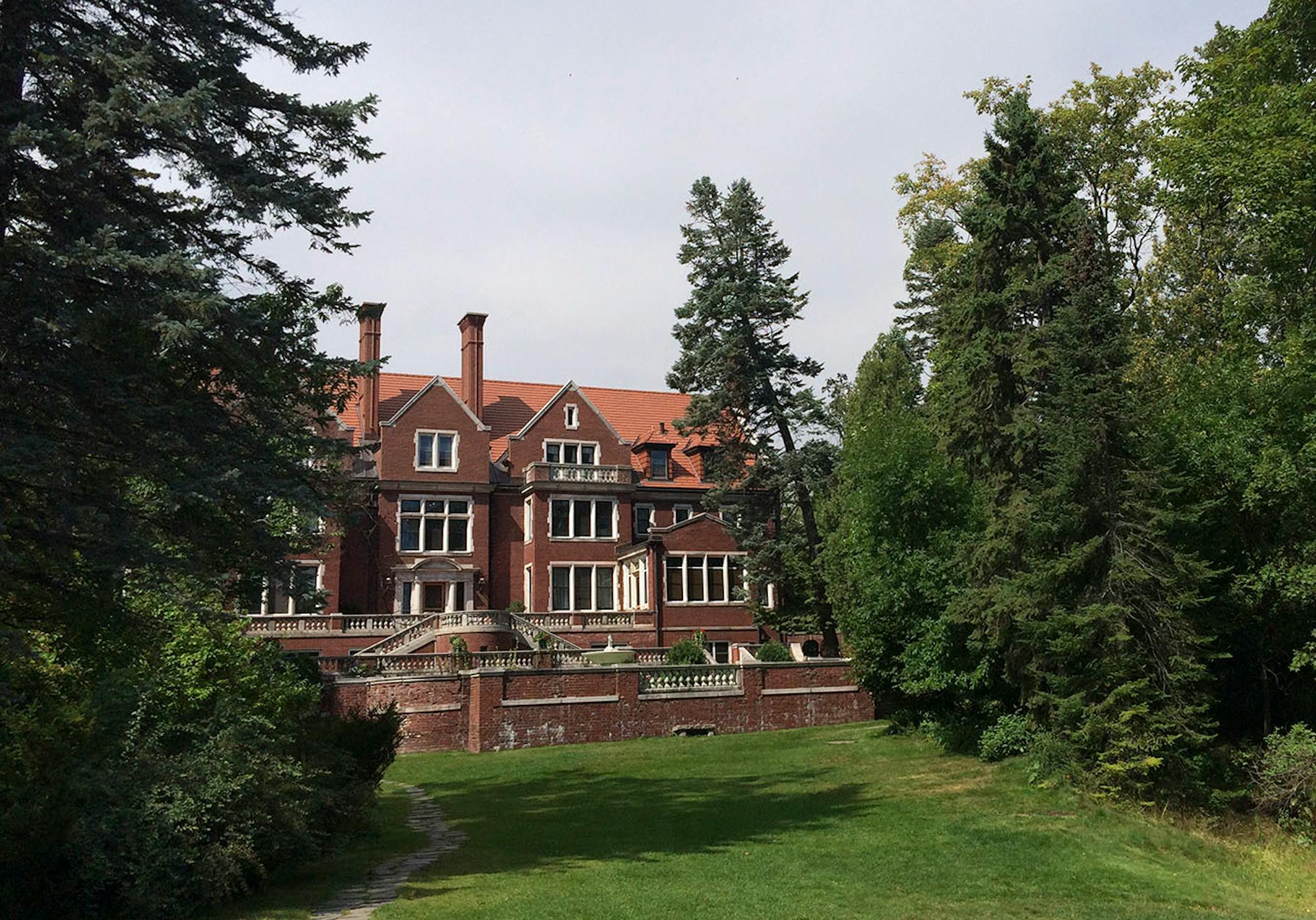 At the time of its construction, in 1908, Glensheen was intended to be first viewed from the water, not the road.