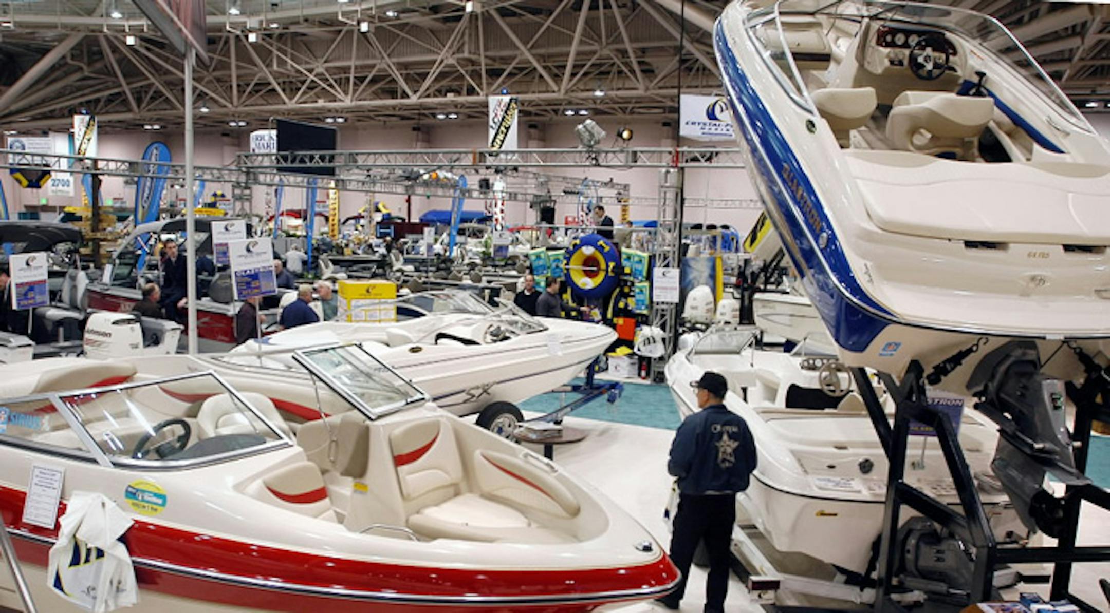 Glastron boats on daiplay.