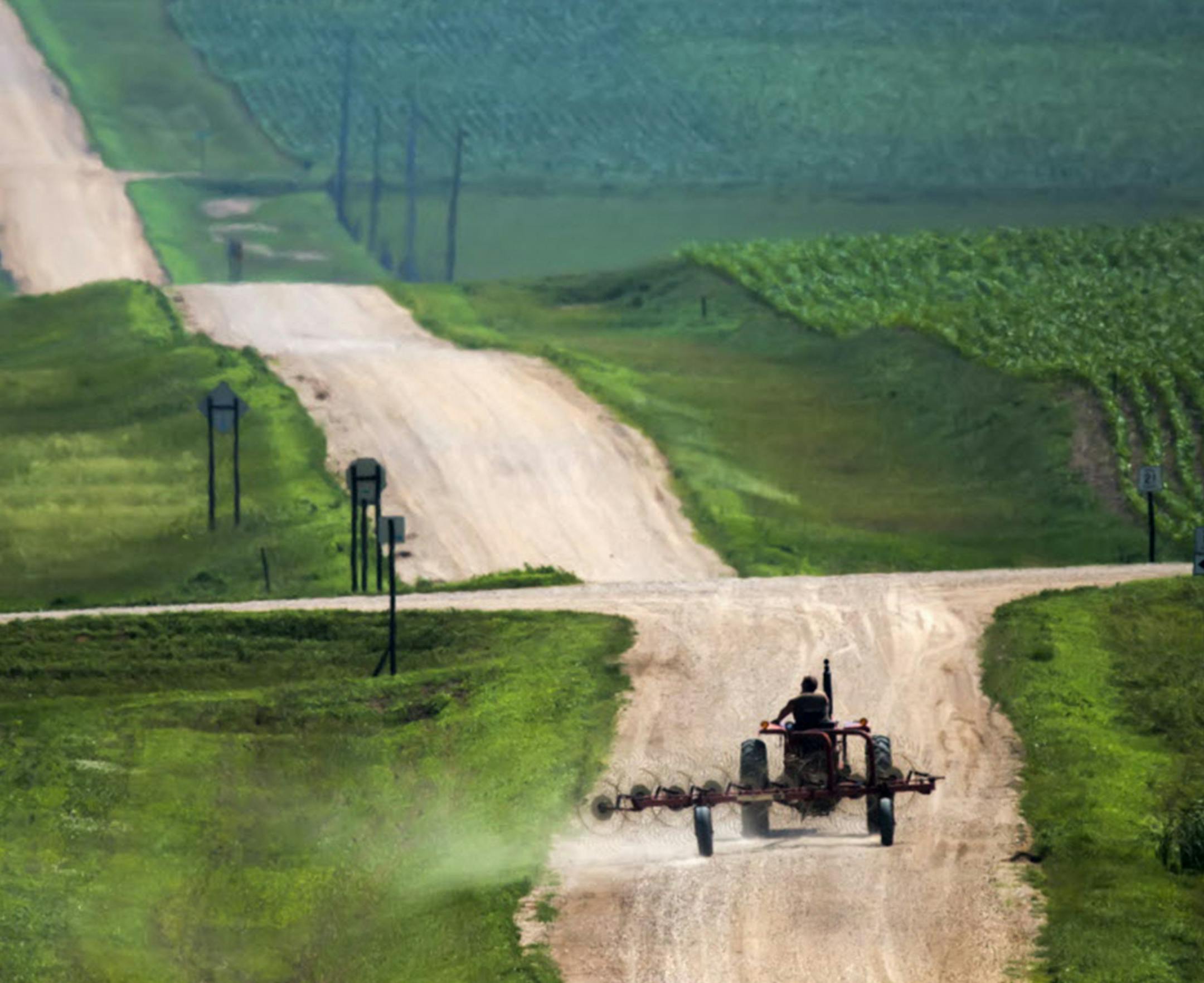 The pheasant restoration plan developed by the DNR is priced at more than $800 million and hopes to manage roadsides for wildlife in Minnesota farm country, in addition to restoring prairies, grasslands, wetlands and other habitat. ORG XMIT: MIN1601242206410748