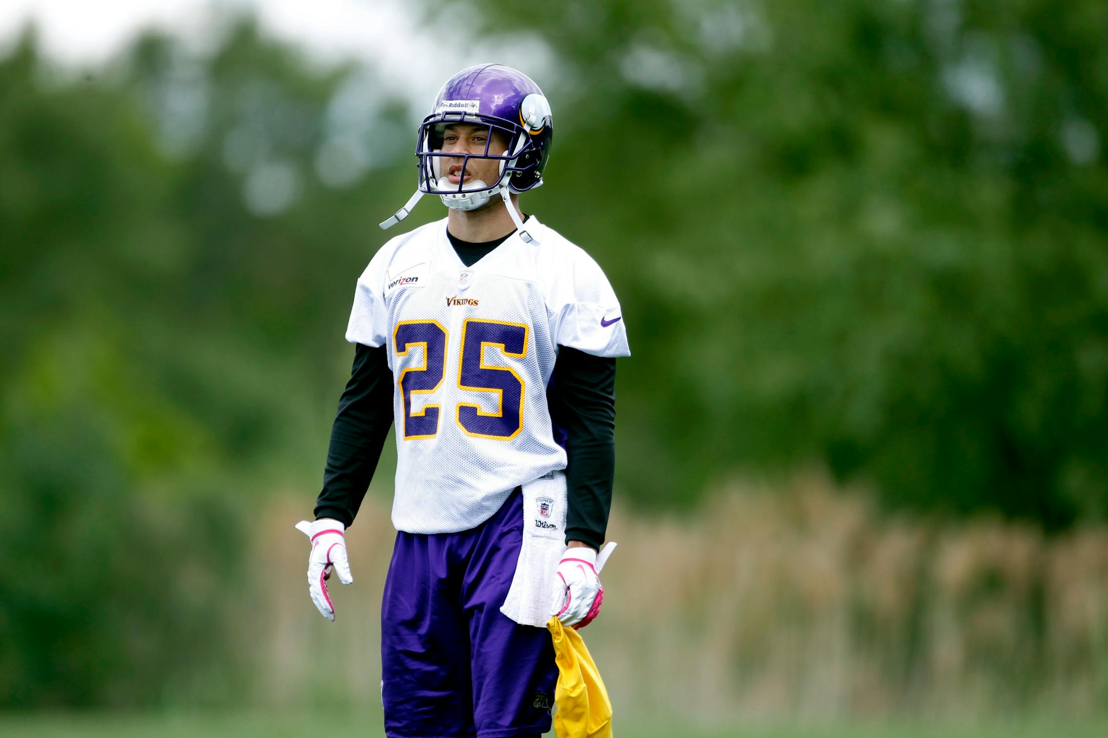 Chris Carr, a free-agent acquisition in the offseason, hit the field at Vikings OTAs hungry to earn a starting job at cornerback.