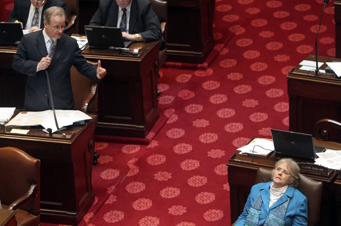 Republican Sen. Warren Limmer, the amendment's chief author, spoke to DFL Sen. Linda Berglin during debate before the vote.