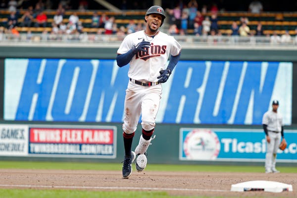 Byron Buxton circles the bases after his solo home run against the Chicago White Sox in the fourth inning Saturday