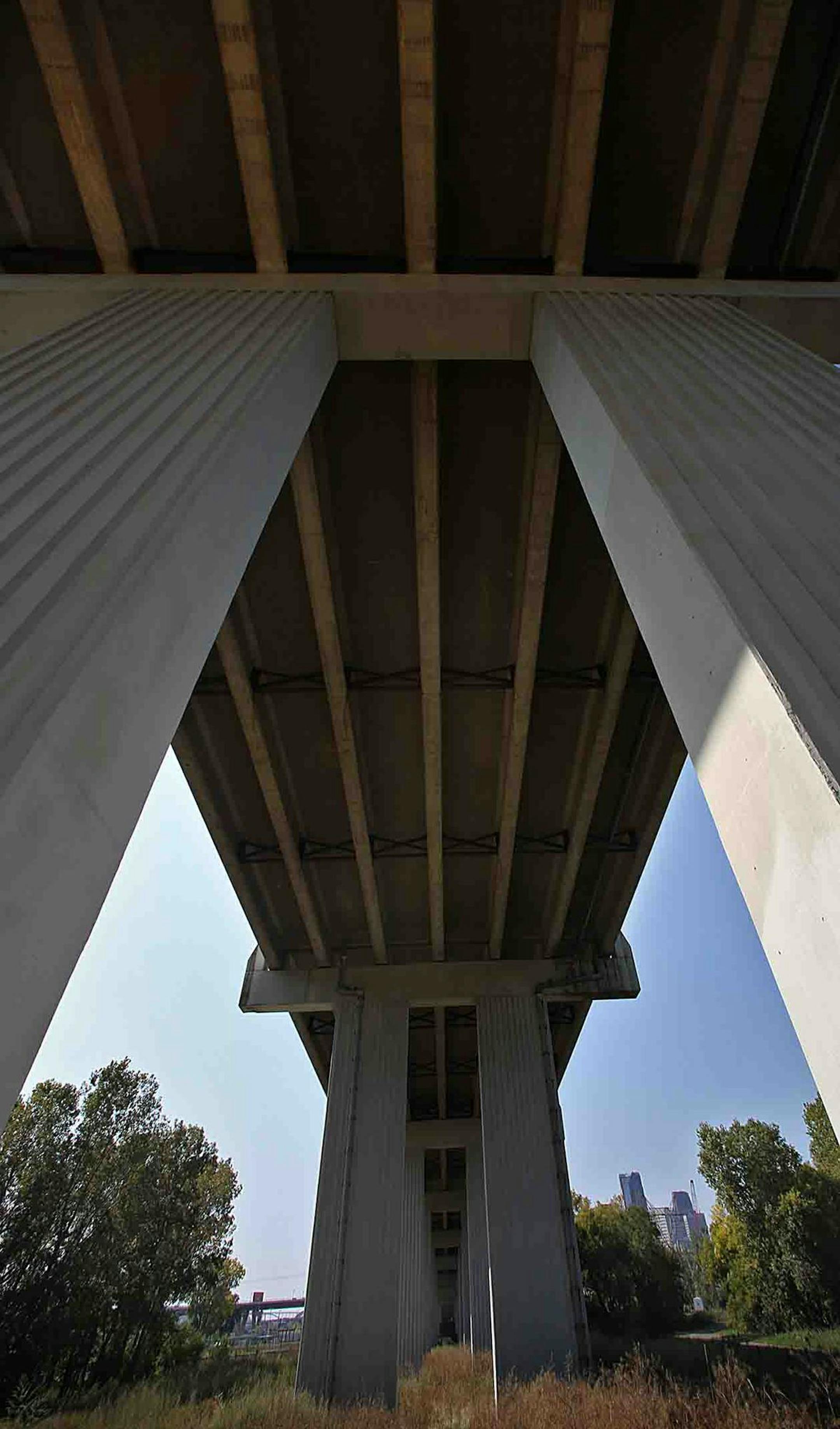 City documents seem to suggest that city officials were aware of the need to repair the Kellogg bridge, which connects downtown St. Paul to the city's East Side, nearly two years ago.] JIM GEHRZ &#x201a;&#xc4;&#xa2; jgehrz@startribune.com / St. Paul, MN / Sept. 25, 2014 / 11:00 AM