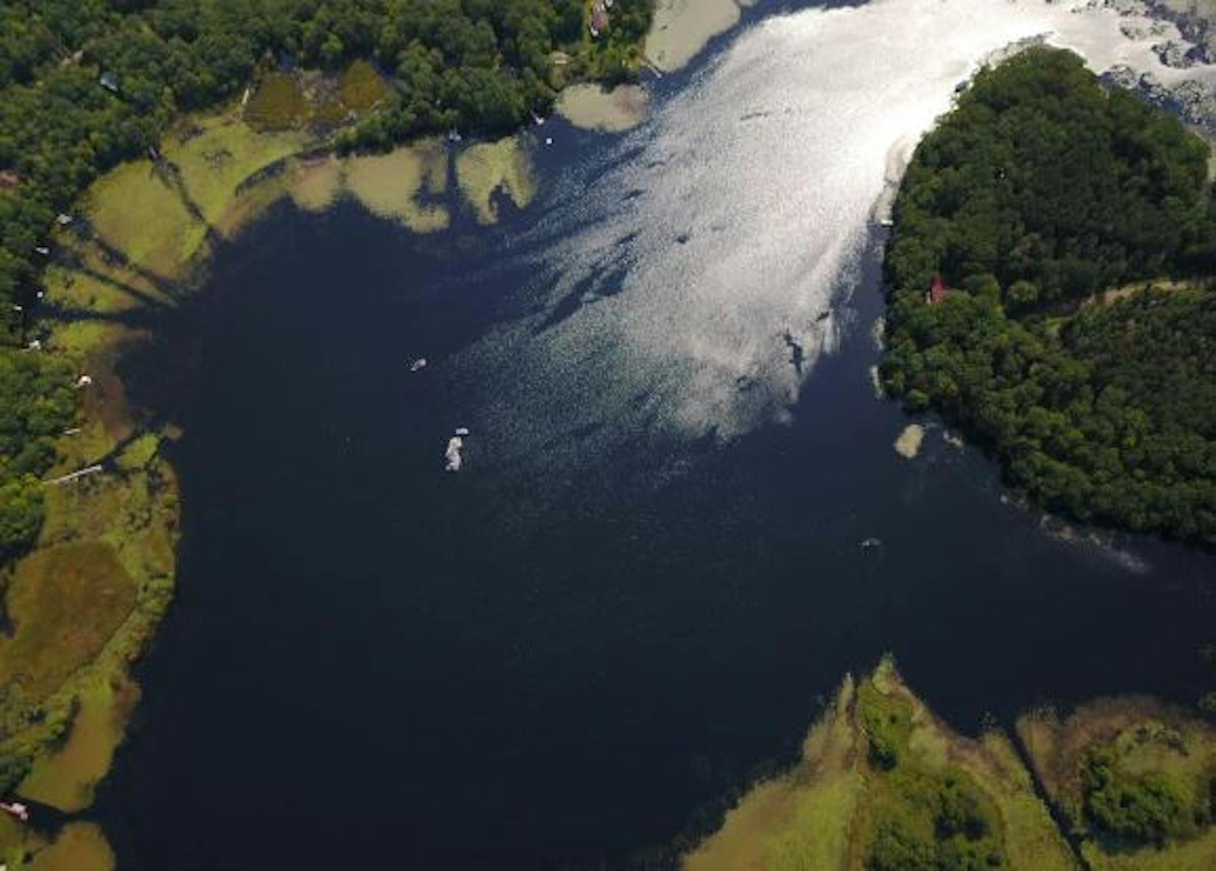 Minnesota teenager drowns while kayaking on western Wisconsin lake