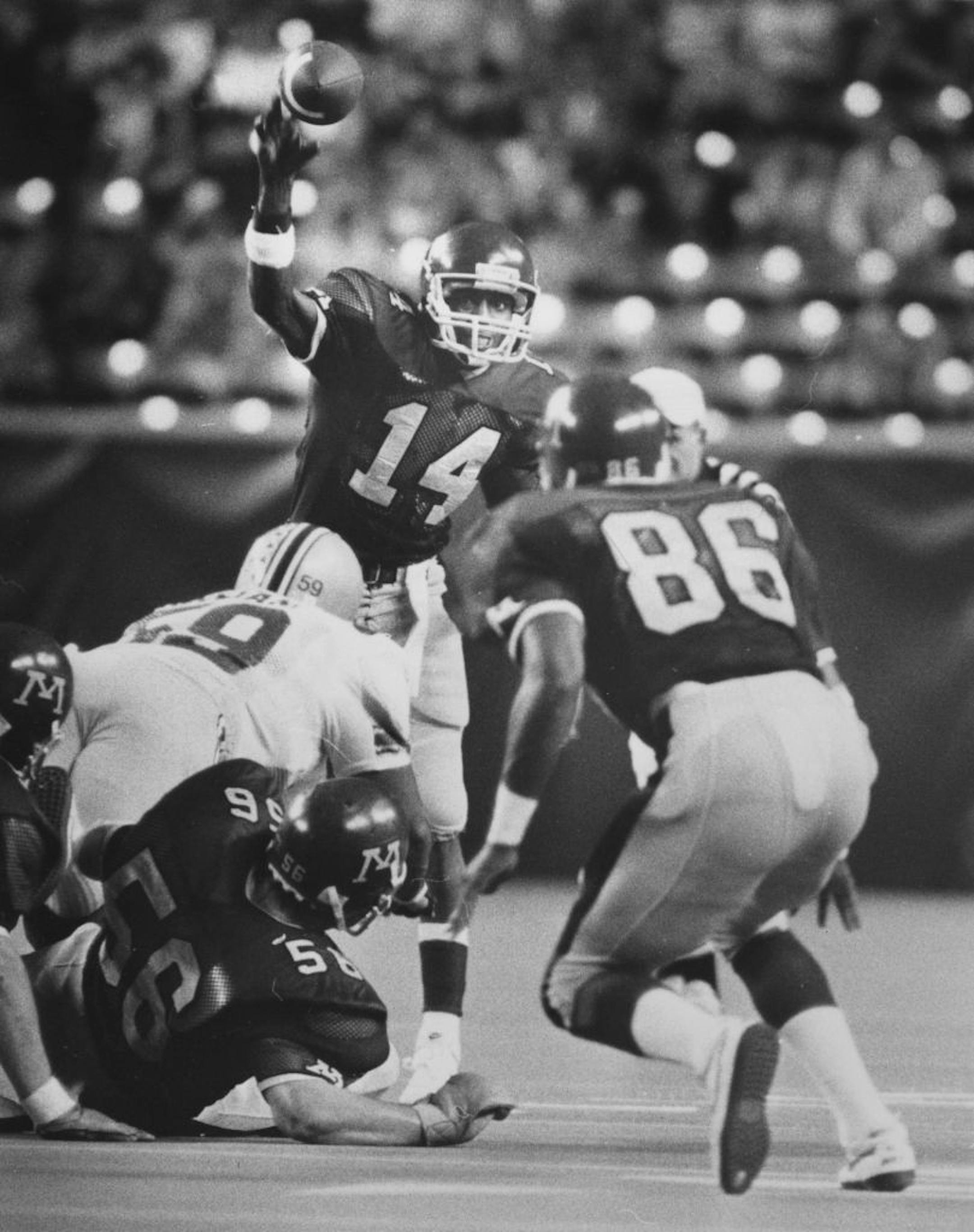 gopher quarterback Rickey Foggie