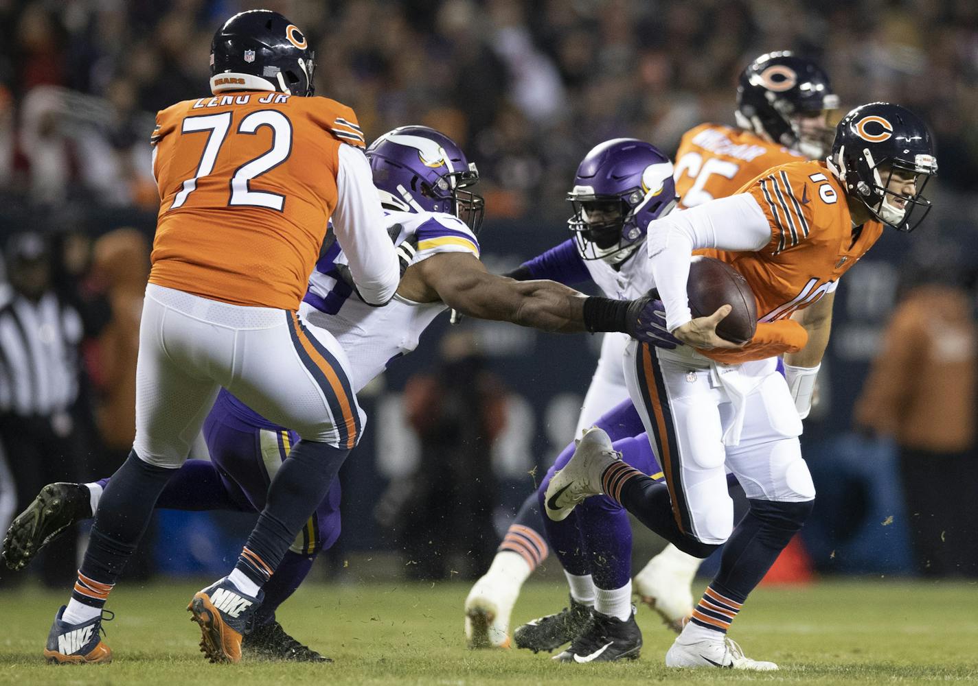 Chicago Bears quarterback Mitchell Trubisky (10) slipped passed the Vikings defense for a first down run in the second quarter at Soldier Field Sunday November 18, 2018 in Chicago IL.] The Chicago Bears hosted the Minnesota Vikings at Soldier Field . Jerry Holt &#xef; Jerry.holt@startribune.com