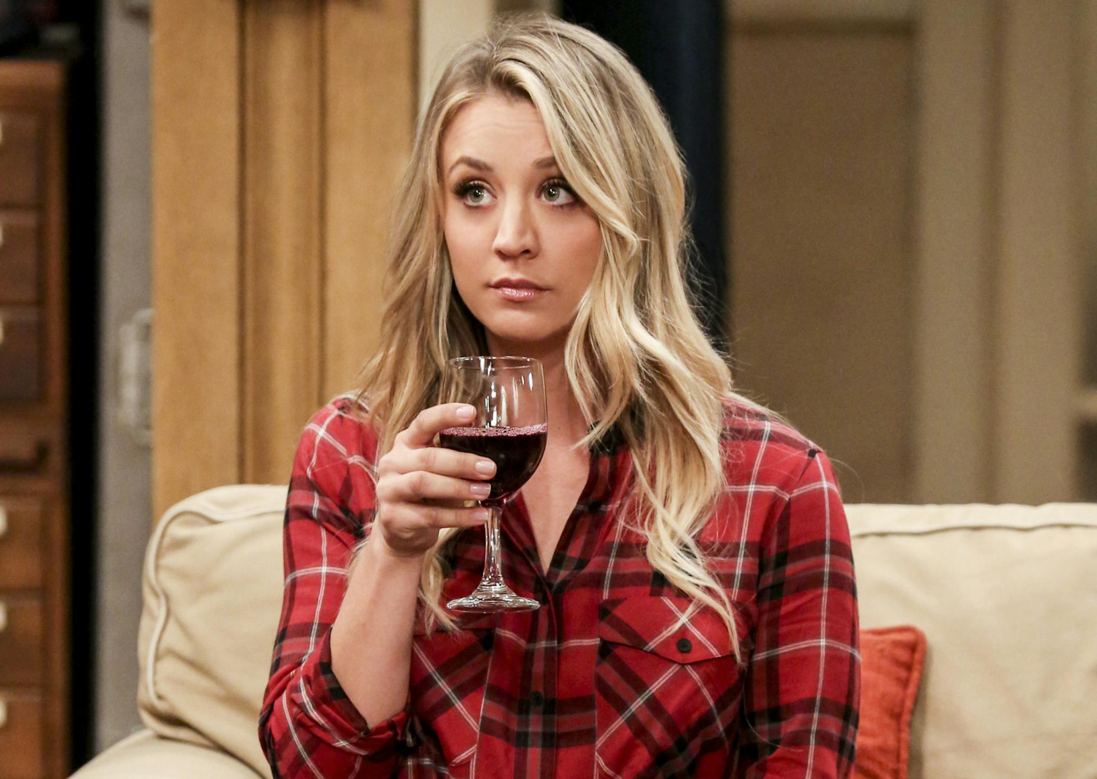 "The Recollection Dissipation" -- Pictured: Penny (Kaley Cuoco). Sheldon pushes himself to the limit when he collaborates on projects with Leonard and Wolowitz as well as Amy on the same day. Also, Bernadette is nearing the end of her maternity leave and must return to work, on THE BIG BANG THEORY, Thursday, April 6 (8:00-8:31 PM, ET/PT), on the CBS Television Network. Joel Murray guest stars as Doug. Photo: Michael Yarish/Warner Bros. Entertainment Inc. © 2017 WBEI. All rights reserved.