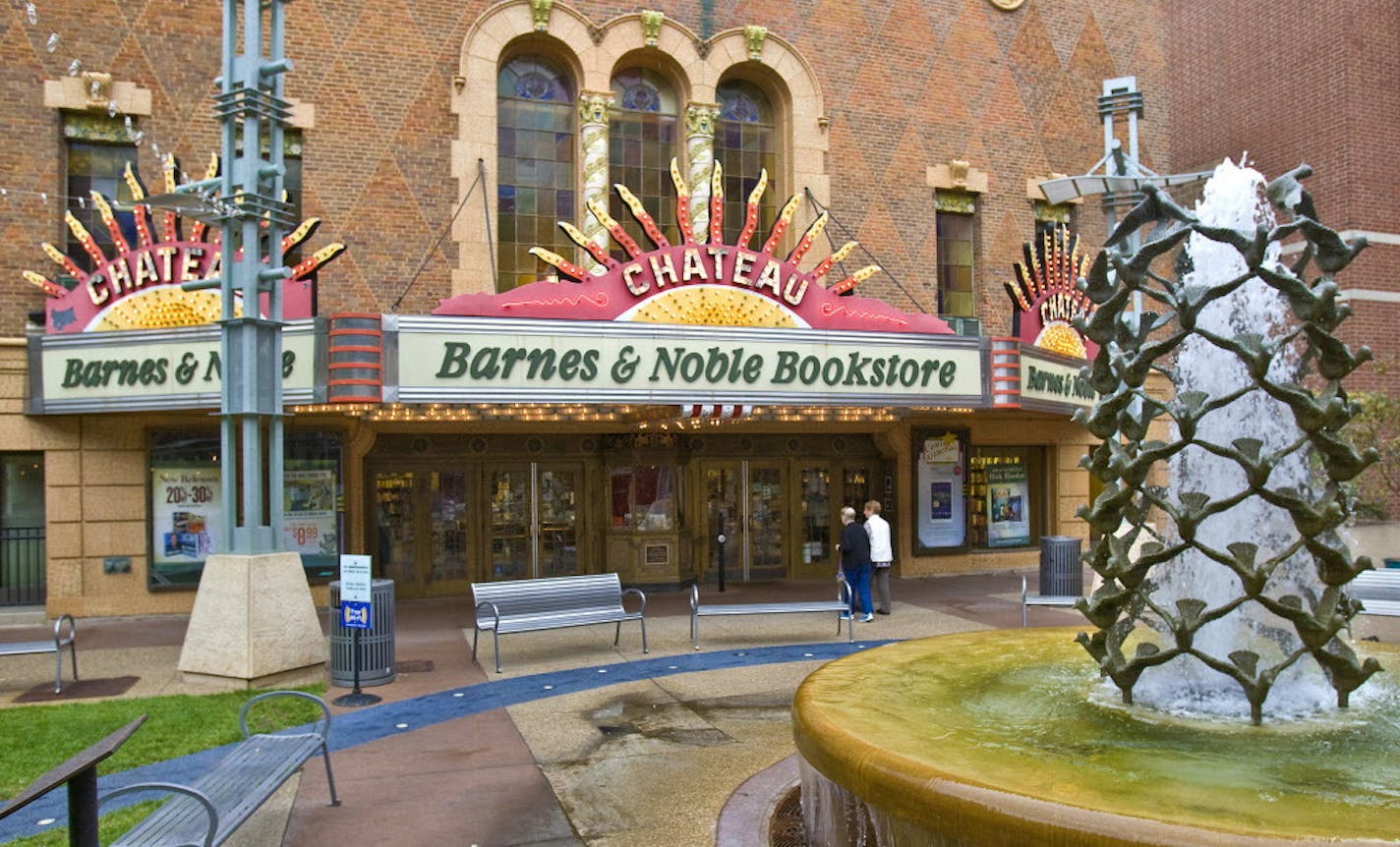 This Oct. 13, 2014 photo shows the Chateau Theatre in Rochester, Minn. The city of Rochester is making a $6 million bid to buy the historic downtown theater. Rochester officials announced plans Monday, March 16, 2015 to buy the Chateau Theatre. The Mayo Clinic will kick in $500,000 to the city's bid. (AP Photo/Rochester Post-Bulletin, Jerry Olson)