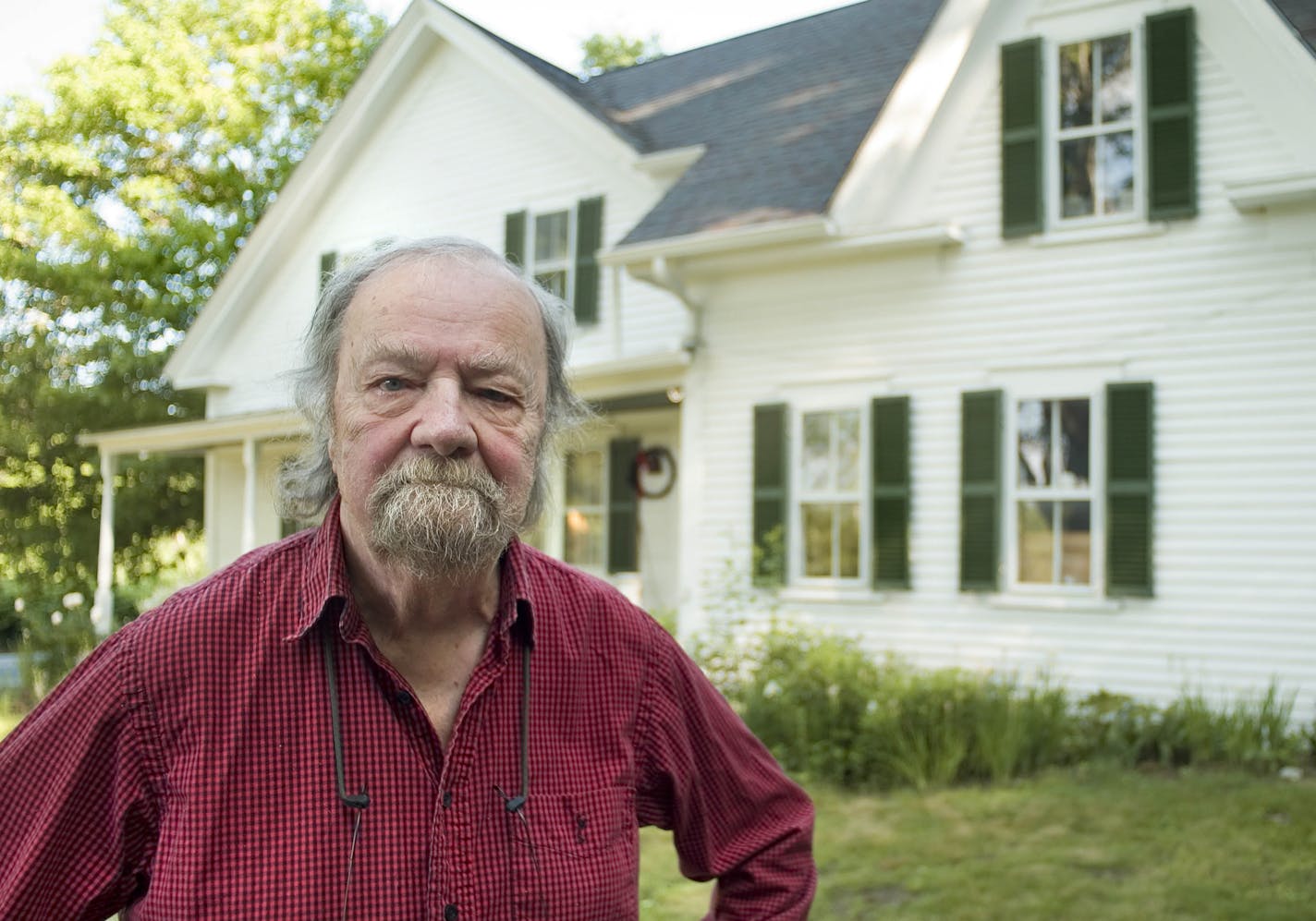 FILE &#xf3; Poet Donald Hall at his home in Wilmot, N.H., June 13, 2006. Hall, a former poet laureate of the United States who found a universe of meaning in the apples, ox carts and ordinary folk of his beloved rural New England, died on June 23, 2018, at the age of 89. (Bob LaPree/The New York Times)