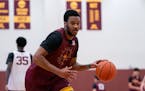 Often-injured Curry cleared to play in season opener for Gophers