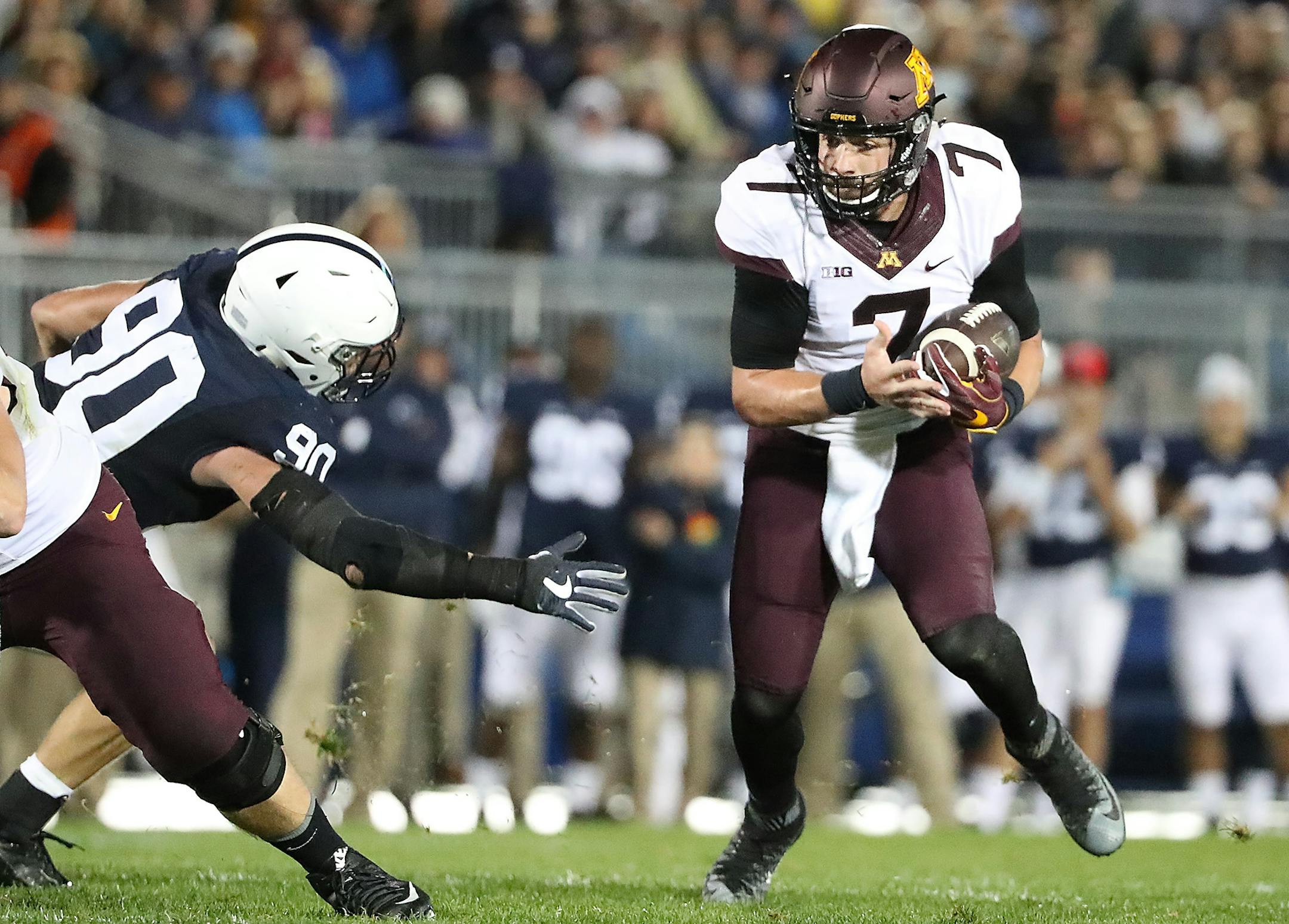 Minnesota's quarterback Mitch Leidner ran the ball in the fourth quarter as Minnesota took on Penn State at Beaver Stadium, Saturday, October 1, 2016 in State College, PA.