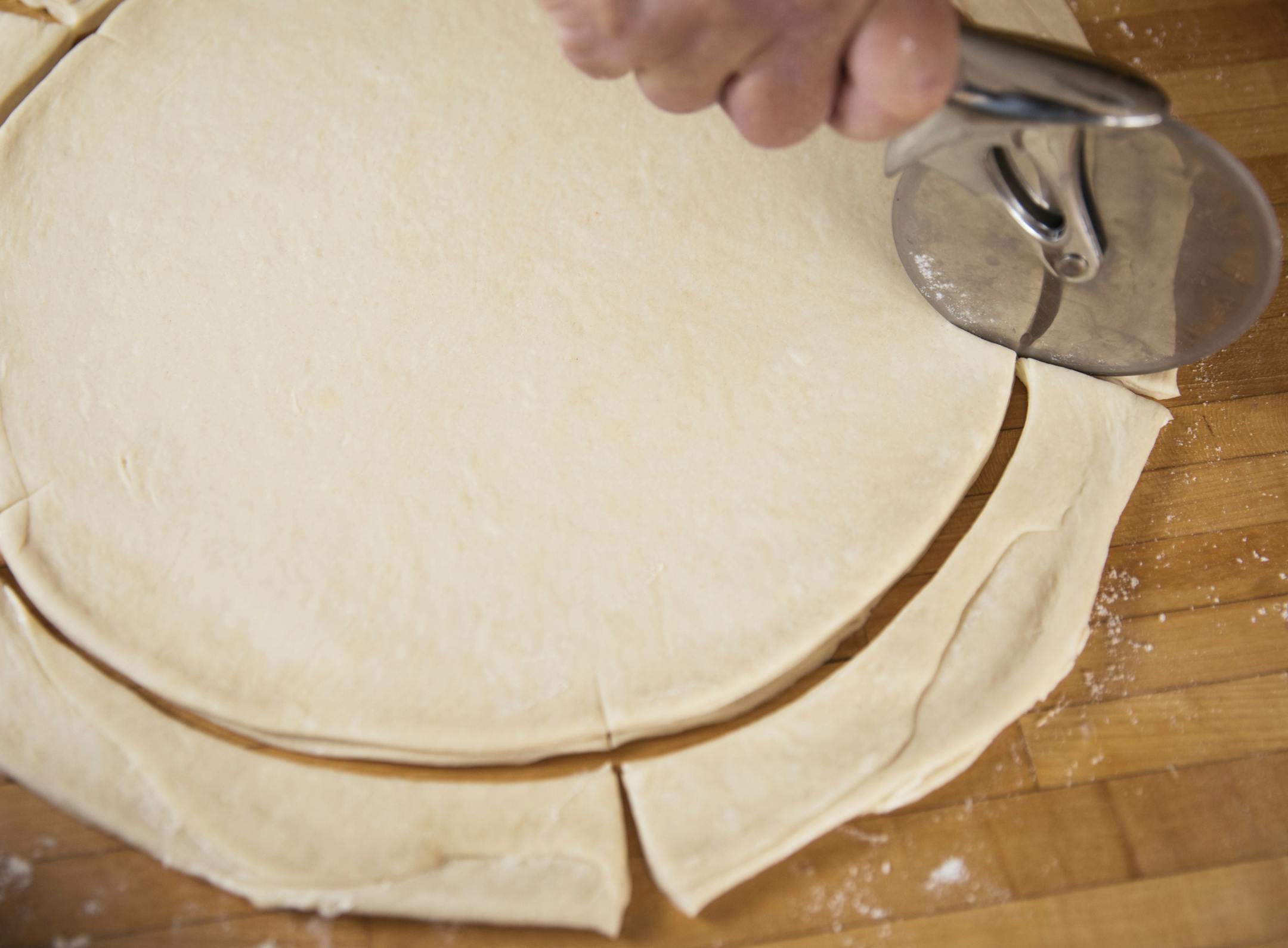 Baking Central does pull-apart bread. ] (Leila Navidi/Star Tribune) leila.navidi@startribune.com BACKGROUND INFORMATION: Baking Central does a fancy pull-apart bread for holiday dinner parties or a great combo for a soup supper. Wednesday, November 2, 2016 in Edina.