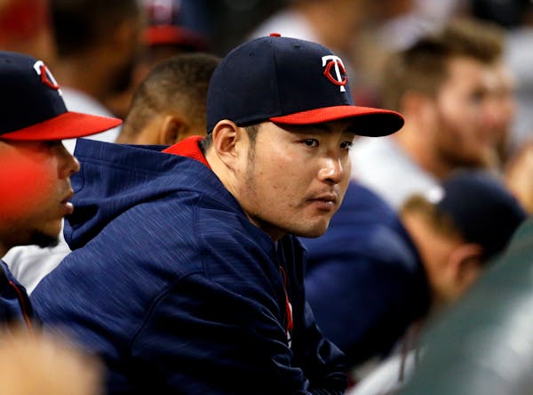 Struggling Twins slugger Byung Ho Park watched during the eighth inning against the White Sox in Chicago on Wednesday.