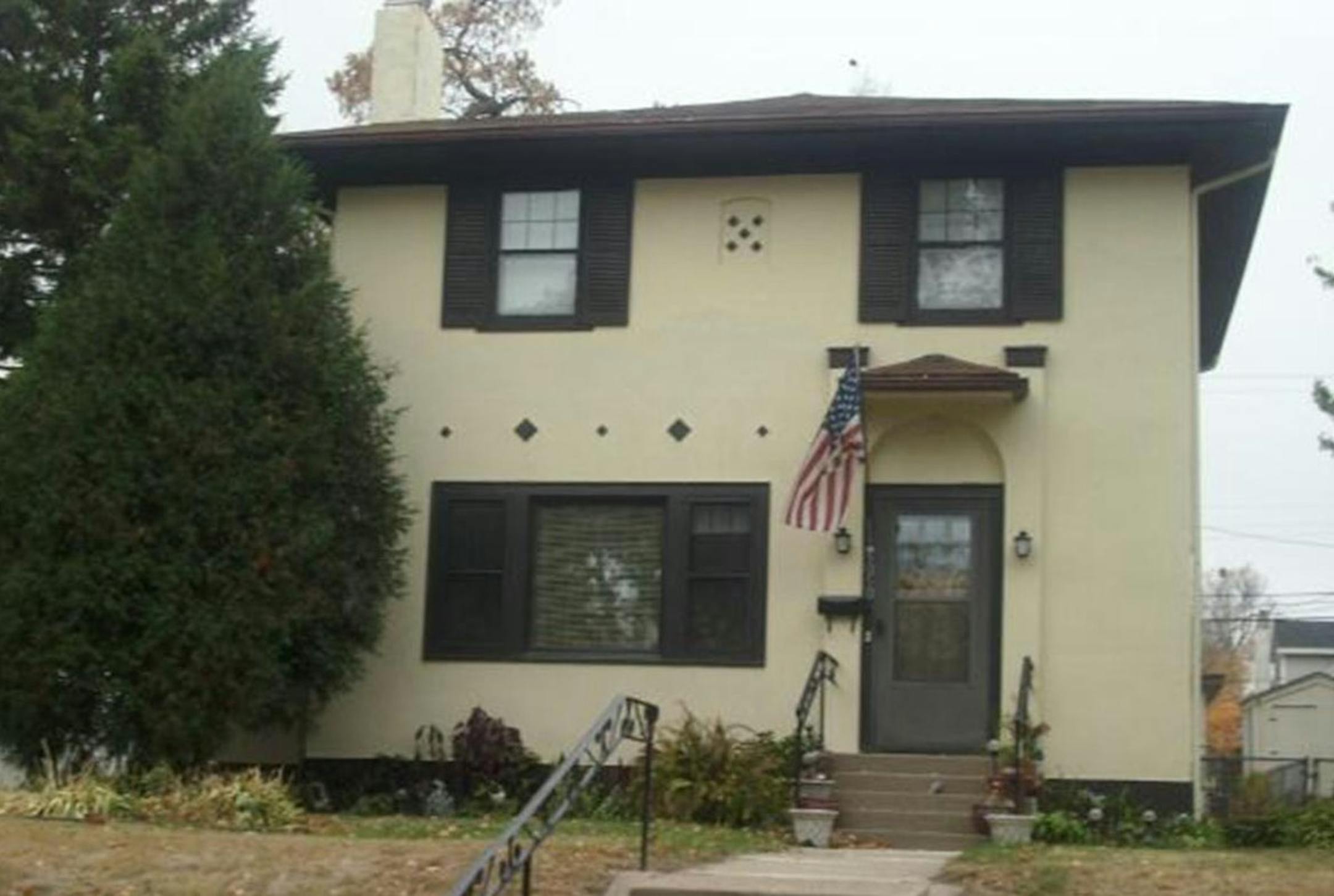 ... Minneapolis
This three-bedroom, two-bath house located in the Fulton neighborhood that is being sold on a short sale has 1,418 finished square feet and features three bedrooms on one level, hardwood floors, fireplace, natural woodword, full basement, fenced yard and newer two-car detached garage. Listed by Rodger Gibbons, Preferred Properties & Associates, 218-568-4994.