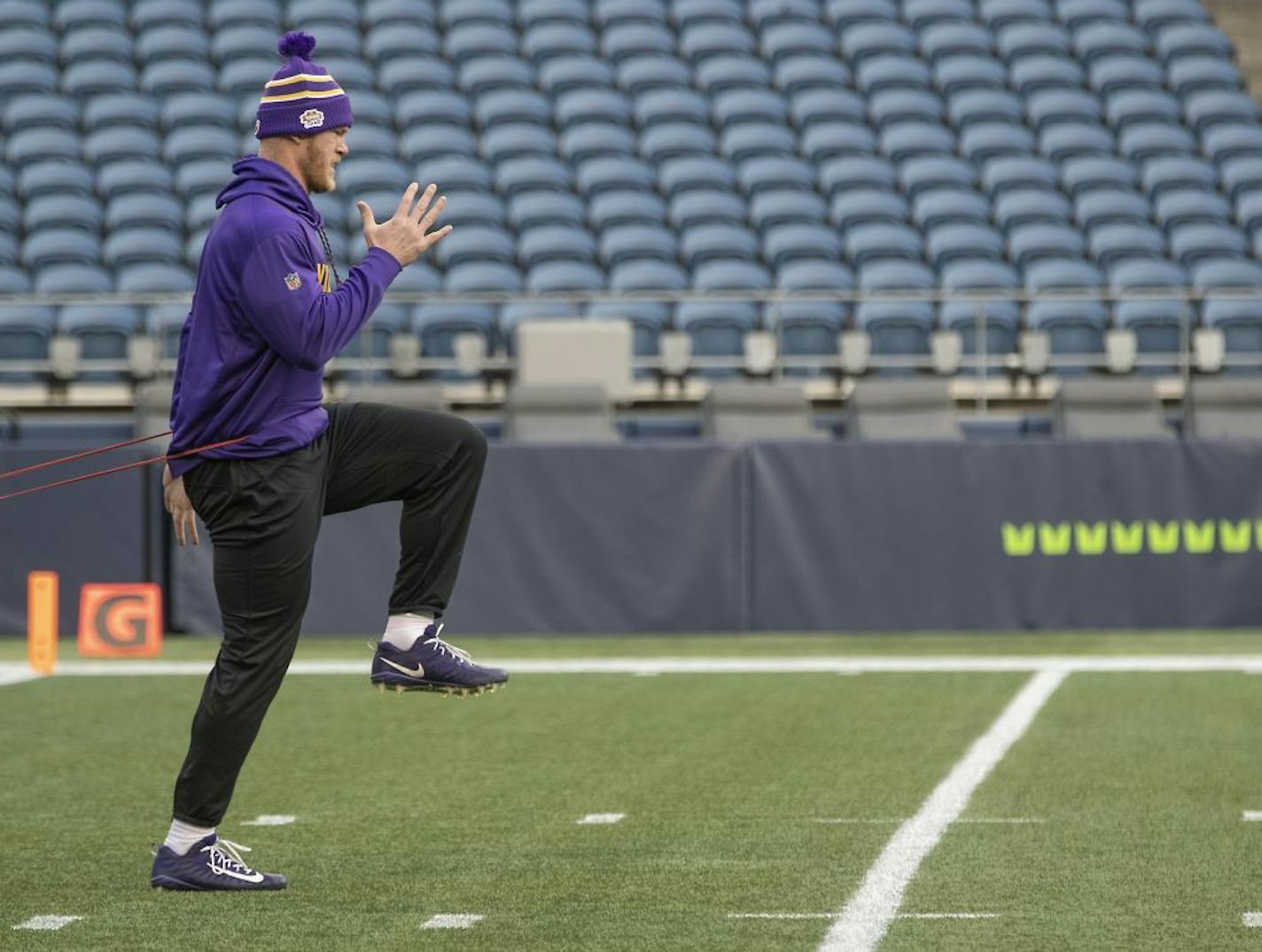 Vikings tight end Kyle Rudolph warmed up a game against Seattle last season.