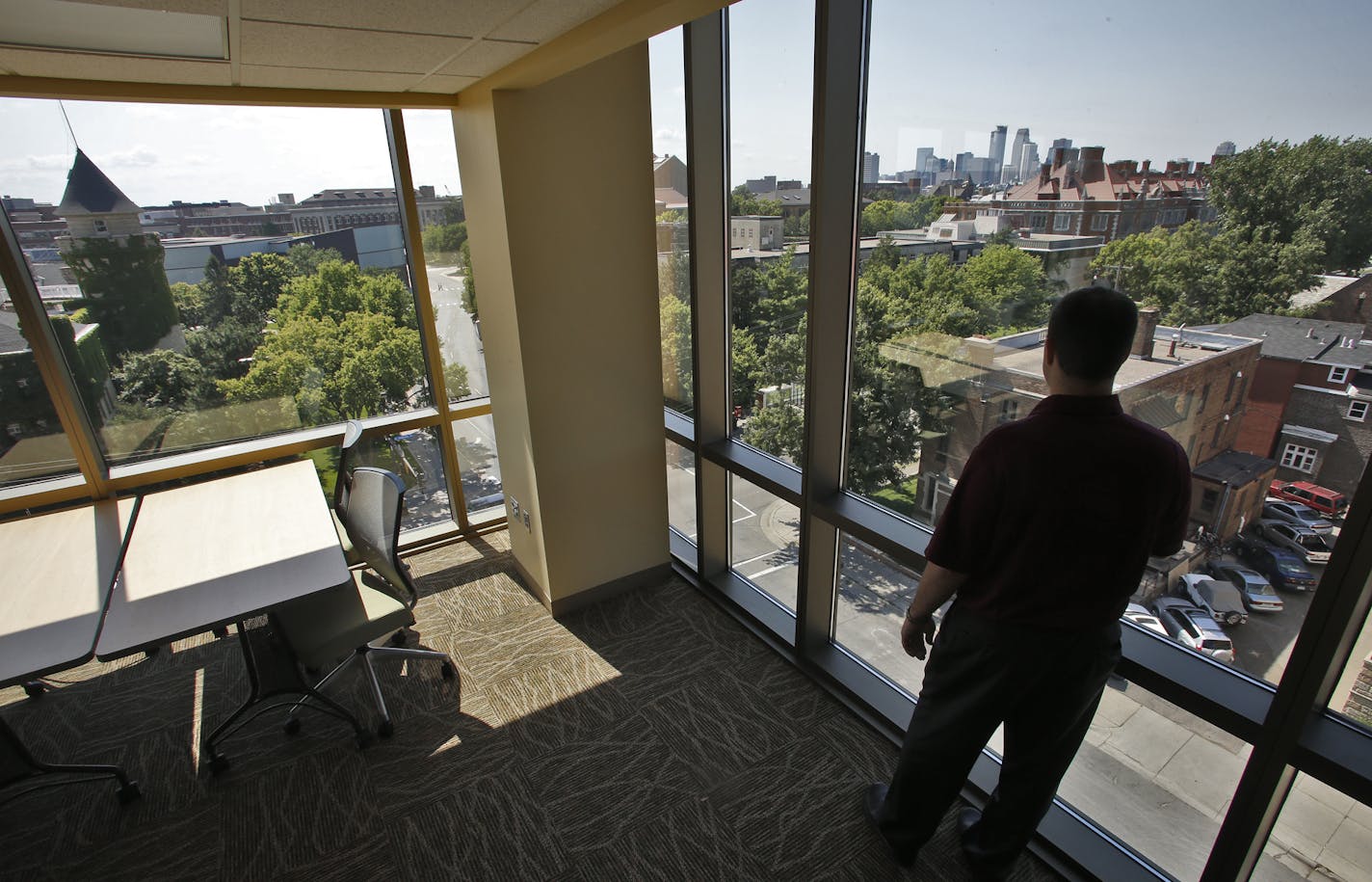 New University of Minnesota residence hall - 326 17th Ave. S.E. The study rooms of the new residence hall have great views of the Minneapolis skyline. (MARLIN LEVISON/STARTRIBUNE(mlevison@startribune.com)