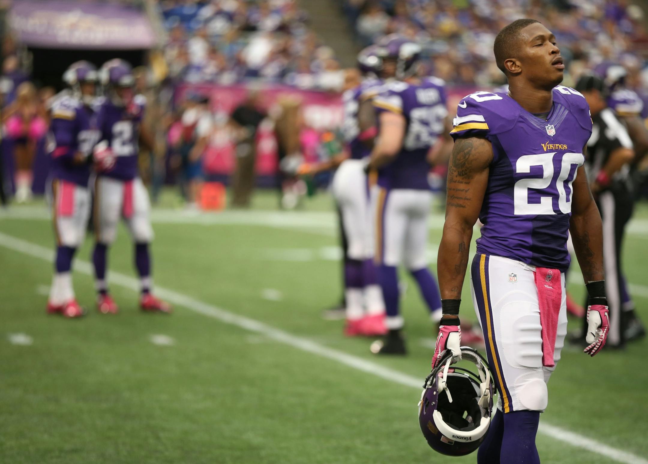 Vikings cornerback Chris Cook