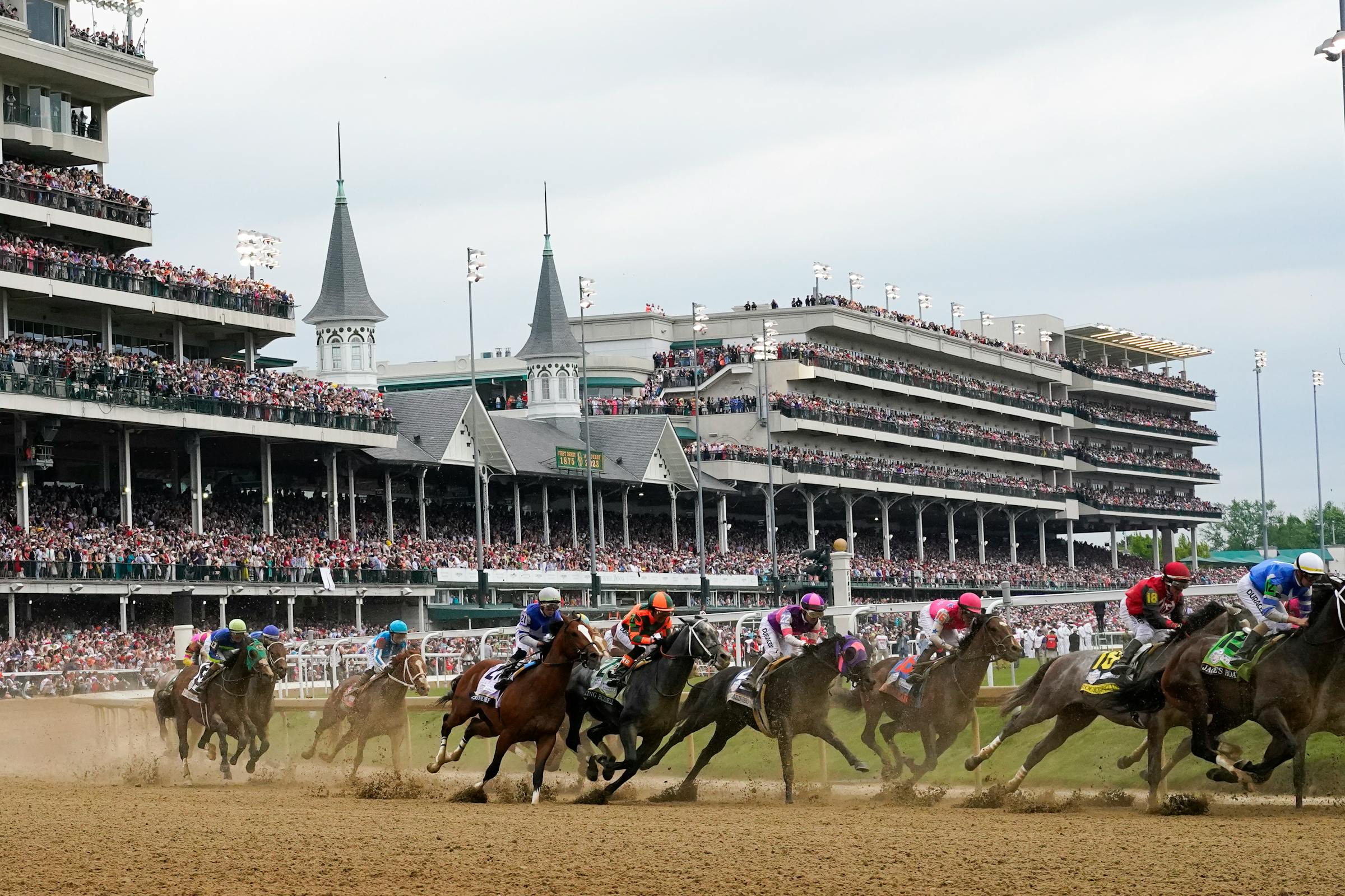 Horse dies at Churchill Downs, eighth recent fatality at home of