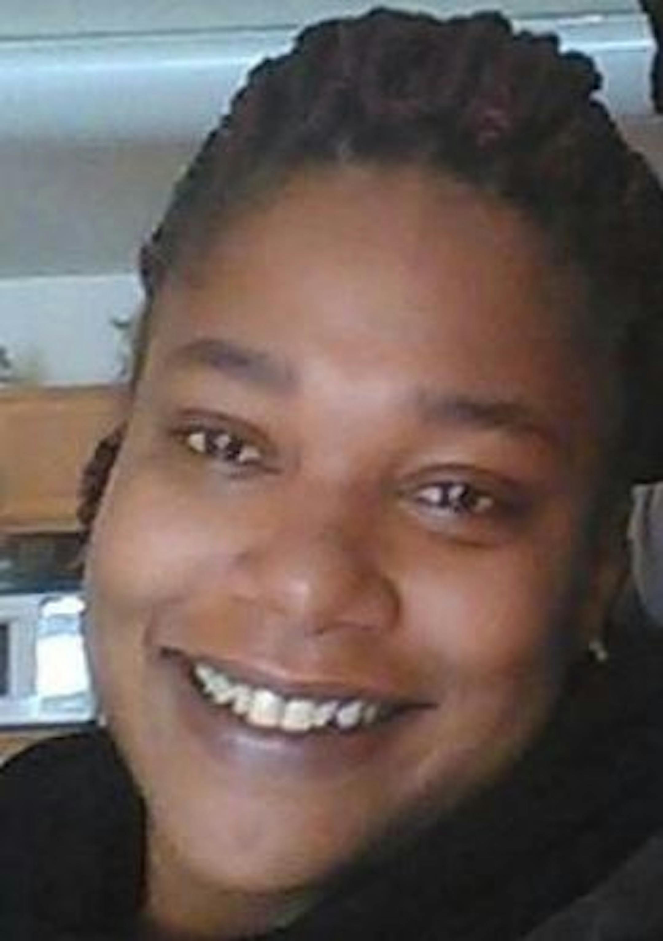 Shana Hollins (GoFundMe)