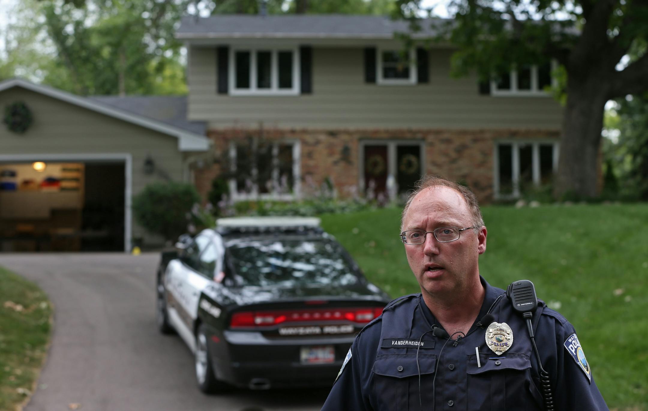 Wayzata Police Officer Robert Vanderheiden described what happened, as Wayzata police, Plymouth Police, Minnesota State Patrol and Hennepin County Sheriff officers investigated a home invasion at 294 Glenmoor Lane in Long Lake on 7/27/13.