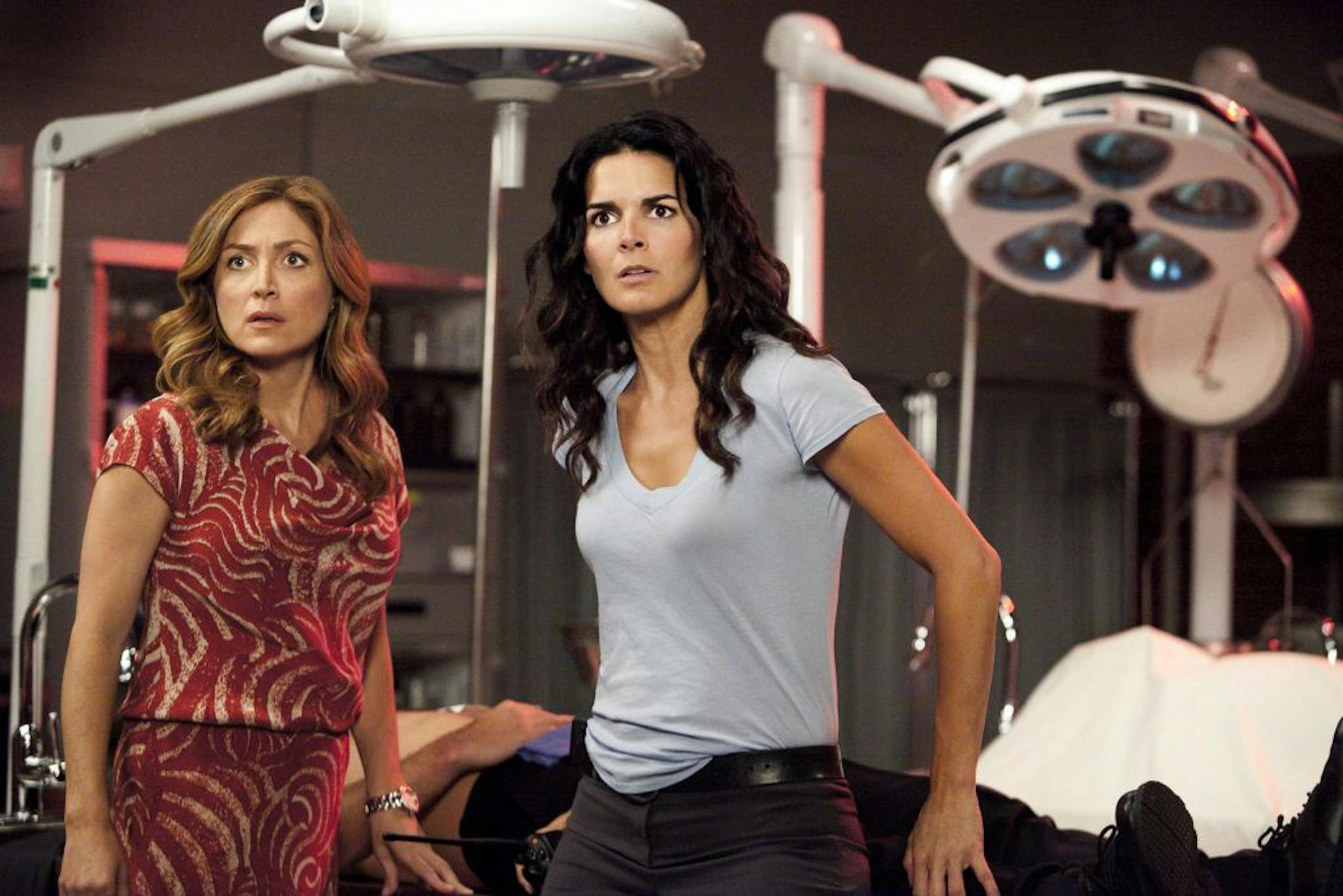 "Rizzoli & IslesI" "When the Gun goes Bang Bang" / Ep 109 TNT Ph: Danny Feld