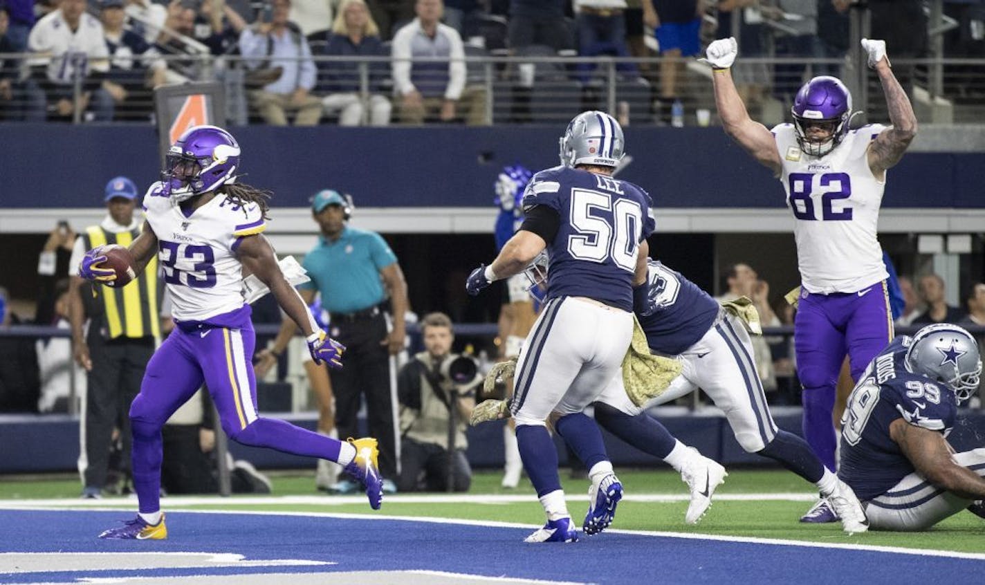 Minnesota Vikings running back Dalvin Cook (33) scored a touchdown in the third quarter.