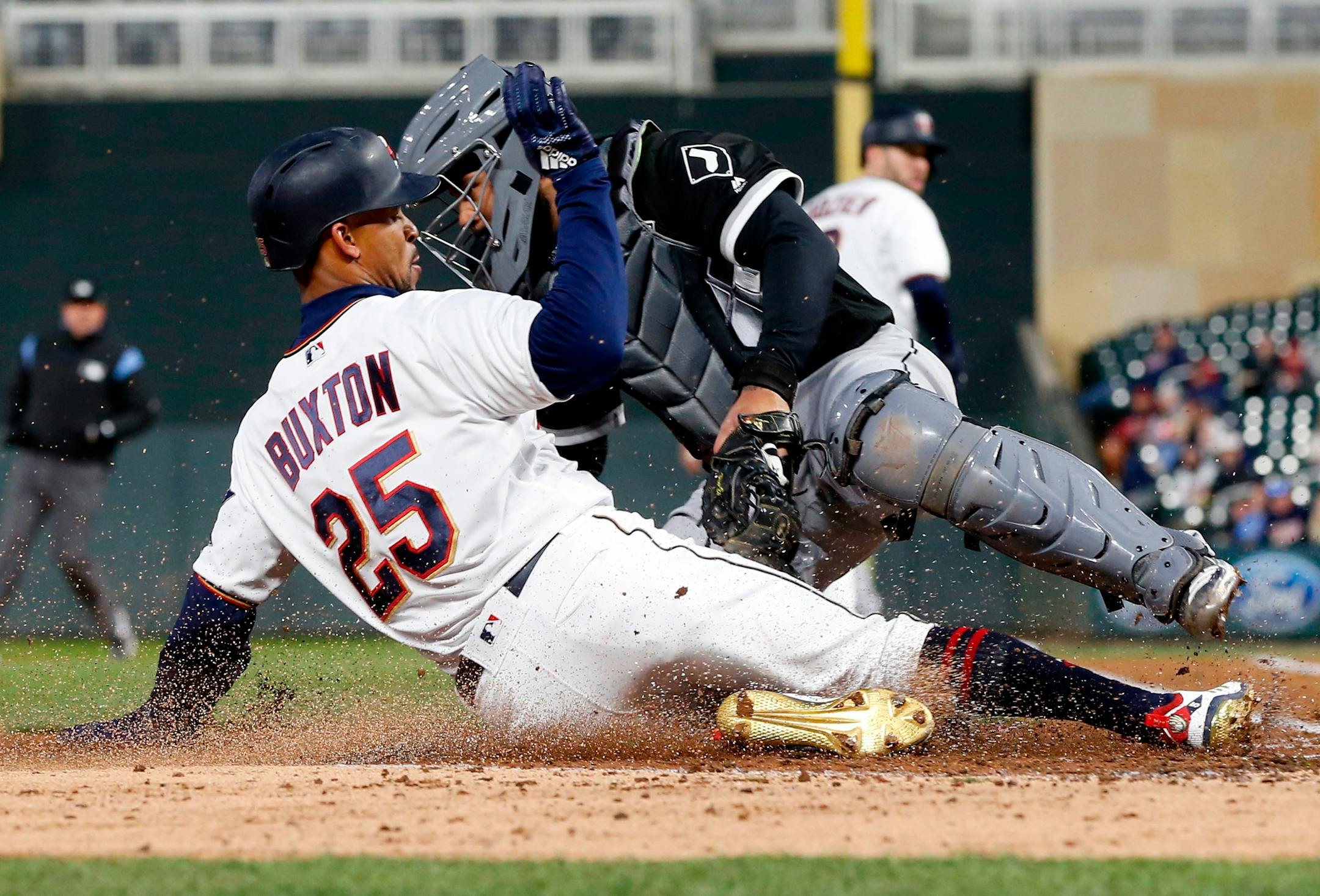 The Twins' Byron Buxton ran in the outfield for a second day in a row Monday, felt only occasional discomfort in his fractured left big toe and pronounced himself just about ready to return to action.
