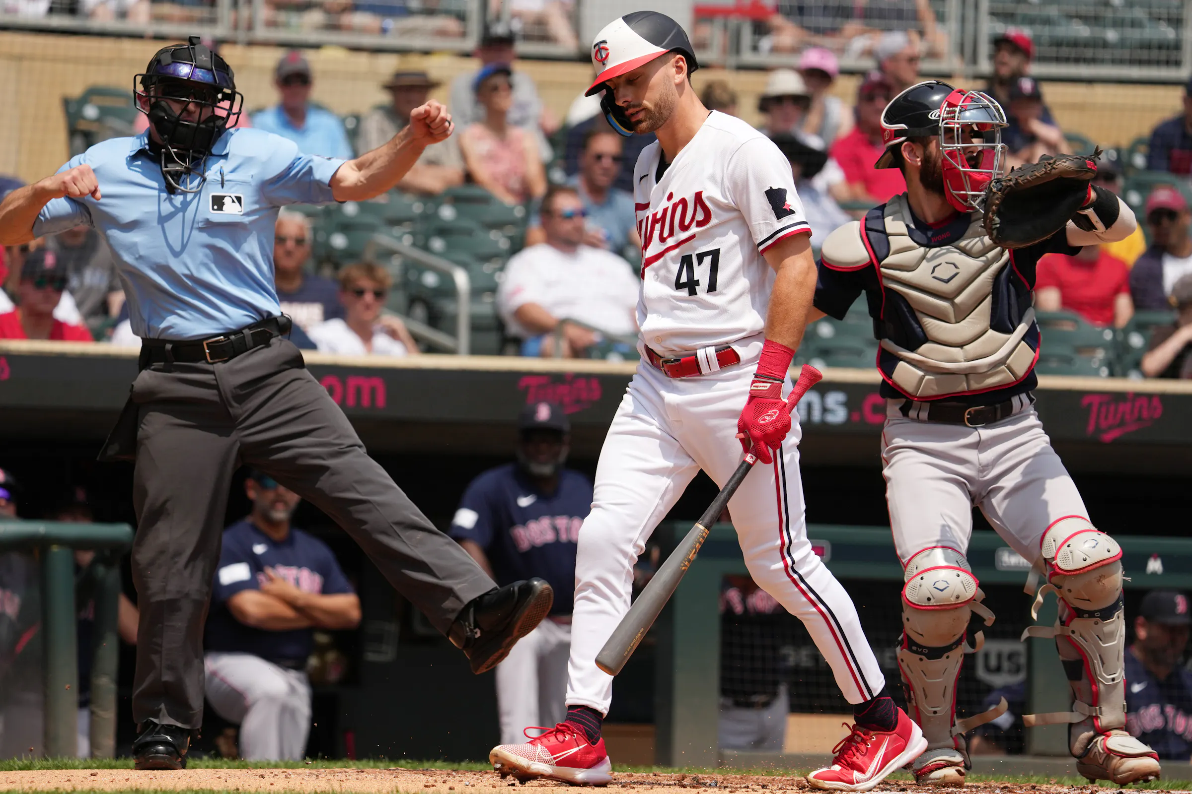 The Twins are in a hitting rut, but should they fire the hitting coach?