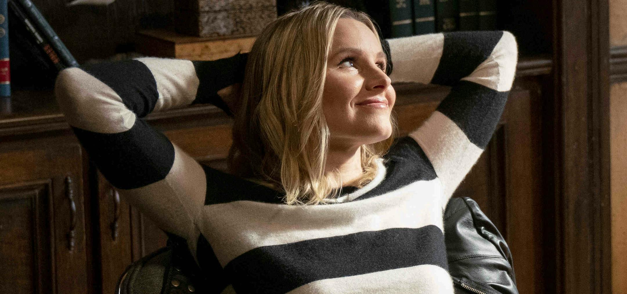 Veronica Mars -- "Spring Break Forever" - Episode 101 -- Panic spreads through Neptune when a bomb goes off during spring break. Veronica and Keith are hired by the wealthy family of one victim injured in the bombing to find out who is responsible. Veronica Mars (Kristen Bell) and Keith Mars (Enrico Colantoni), shown. (Photo by: Michael Desmond/Hulu) ORG XMIT: Season 1